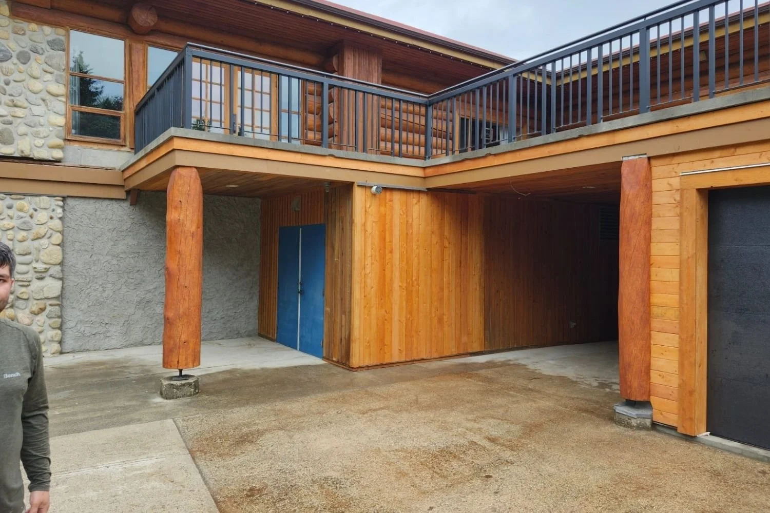 albreda lodge cedar siding bc remote general contractor 