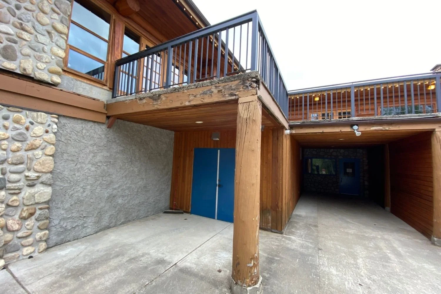 before albreda lodge cedar siding bc remote general contractor 