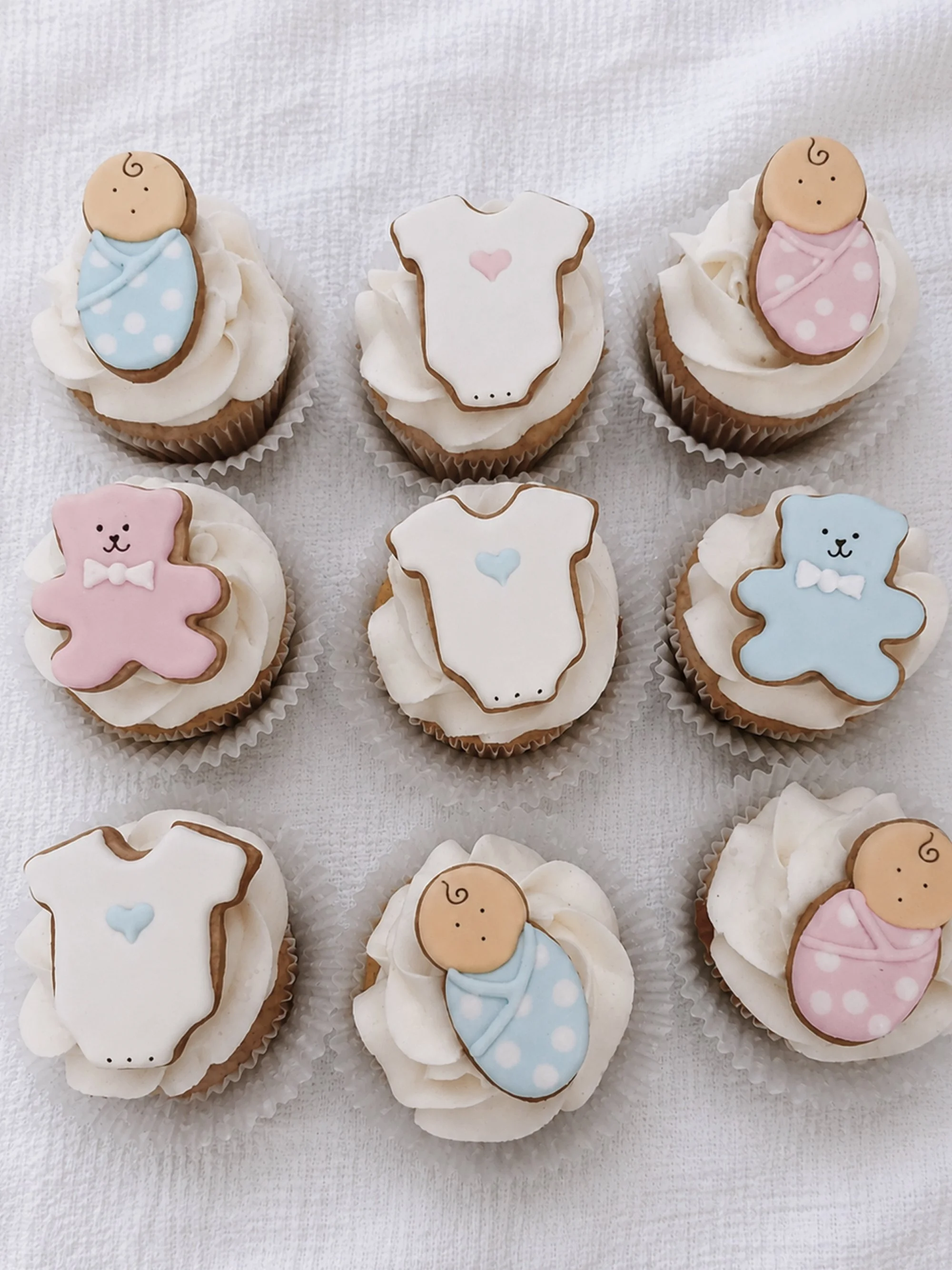 GENDER REVEAL CUPCAKES CON MINI COOKIES