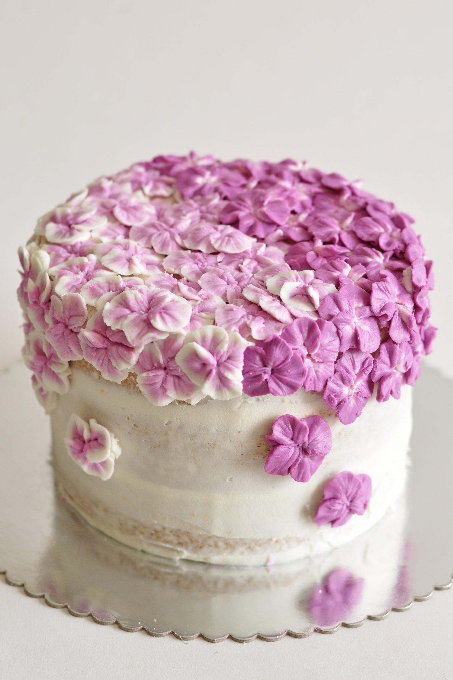 HYDRANGEA CAKE