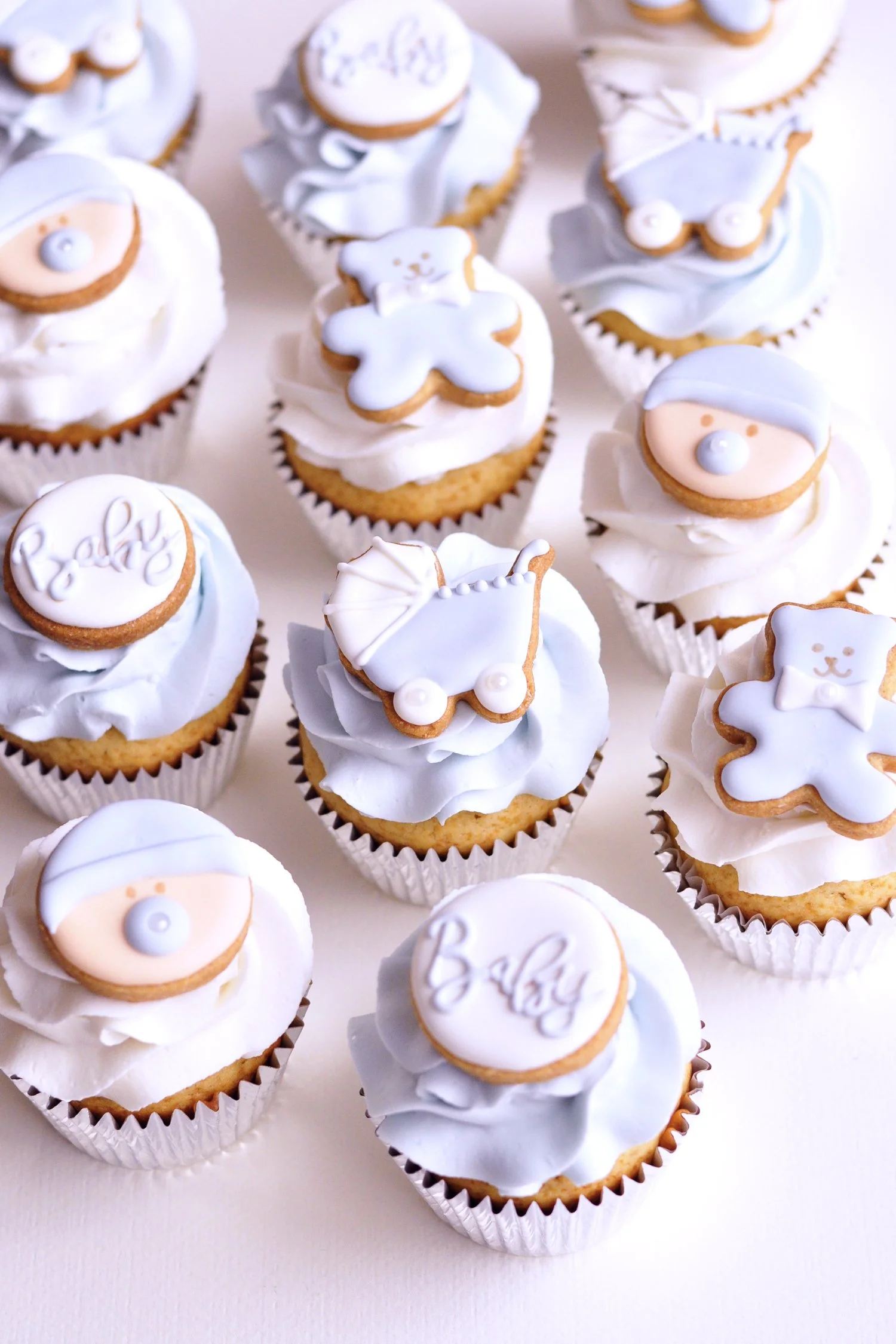 cupcake with cookie 4.jpg