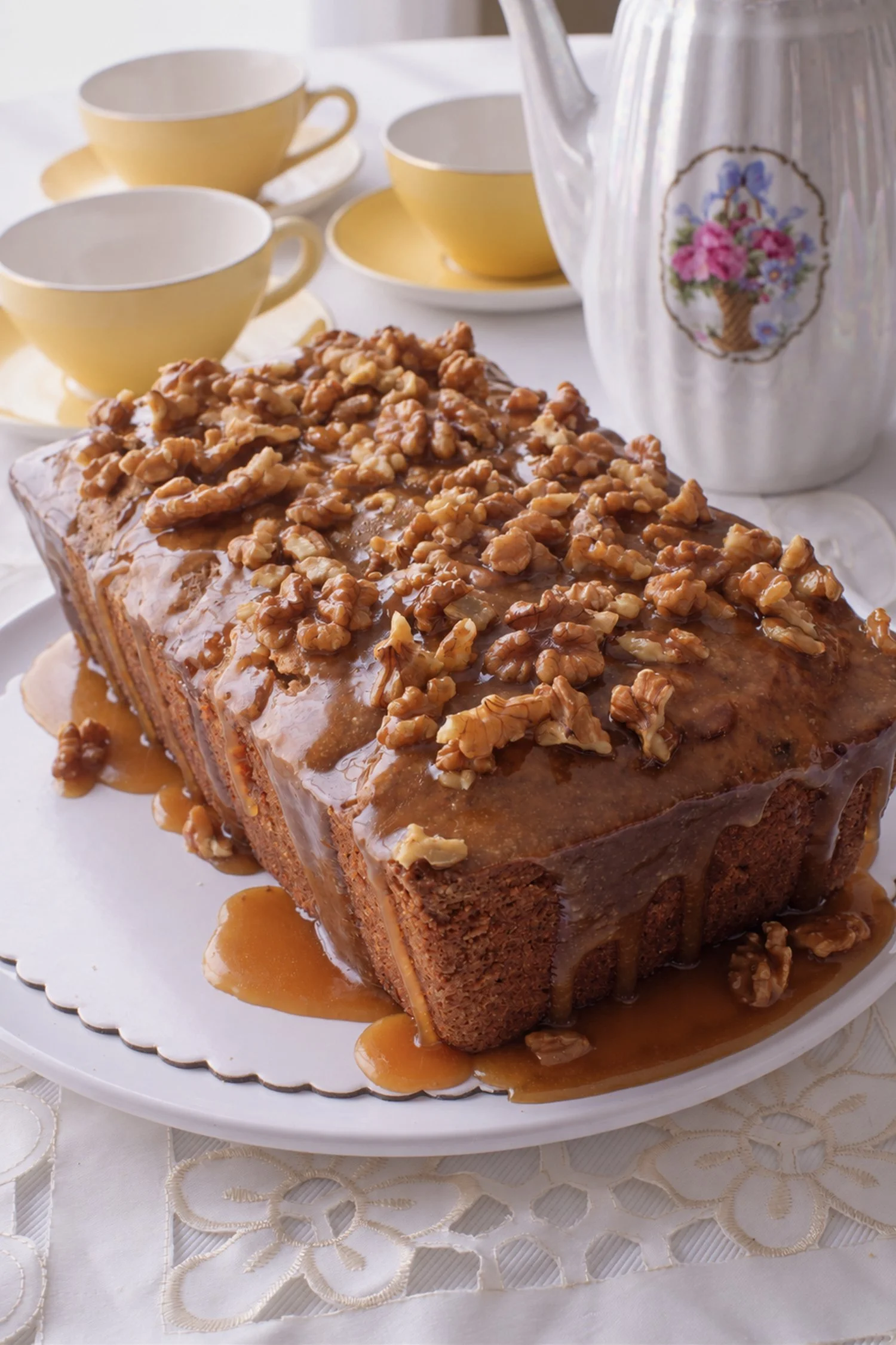 CAKE MANZANA & NUECES 12P