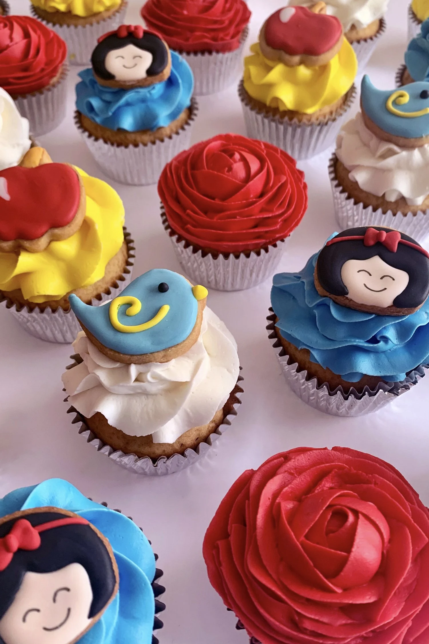 cupcake with cookie 10.jpg