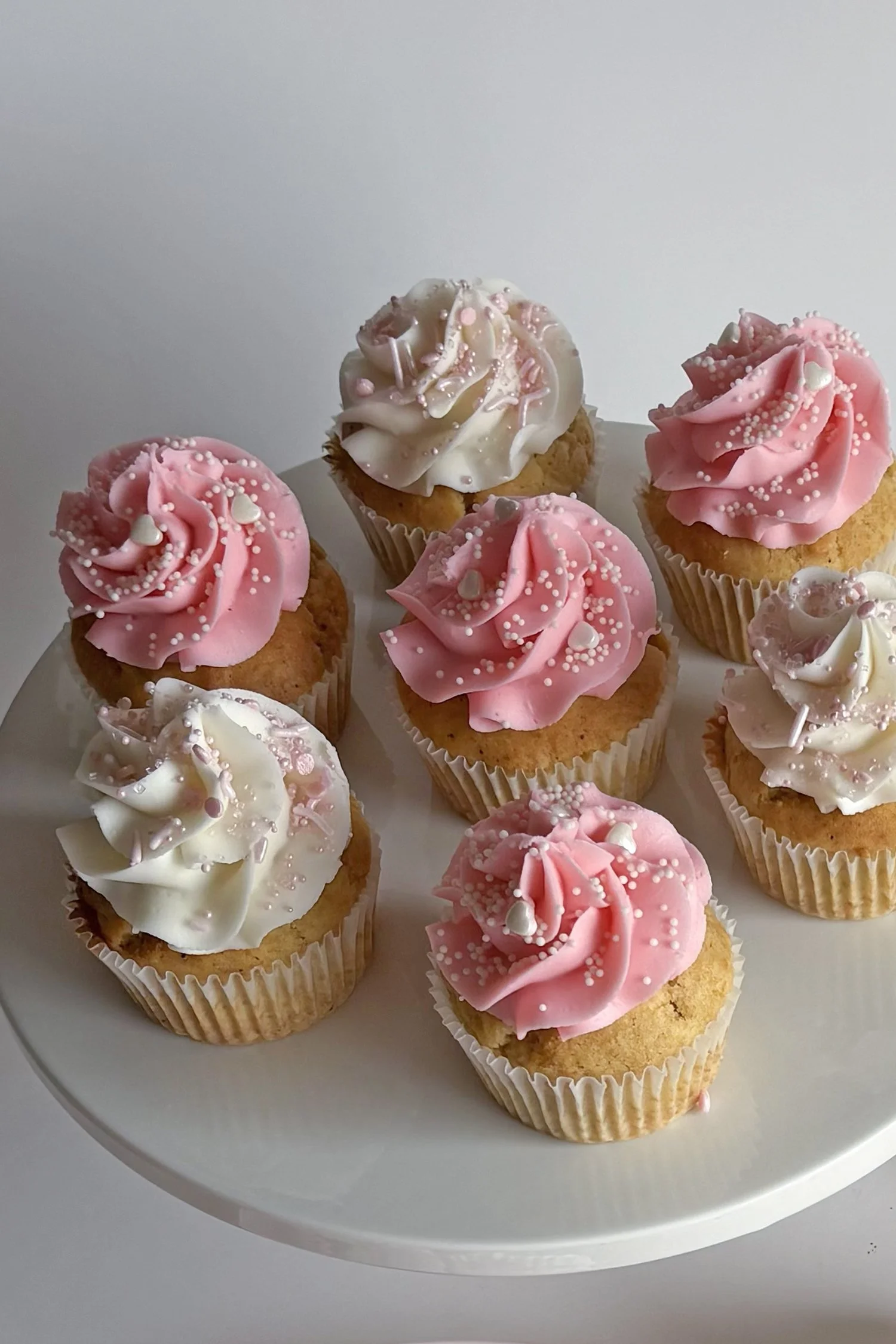 CUPCAKES FROSTING con sprinkles