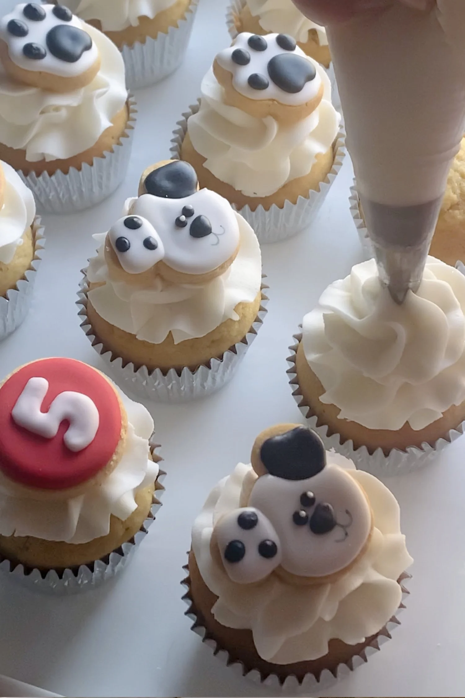 cupcake with cookie 14..jpg