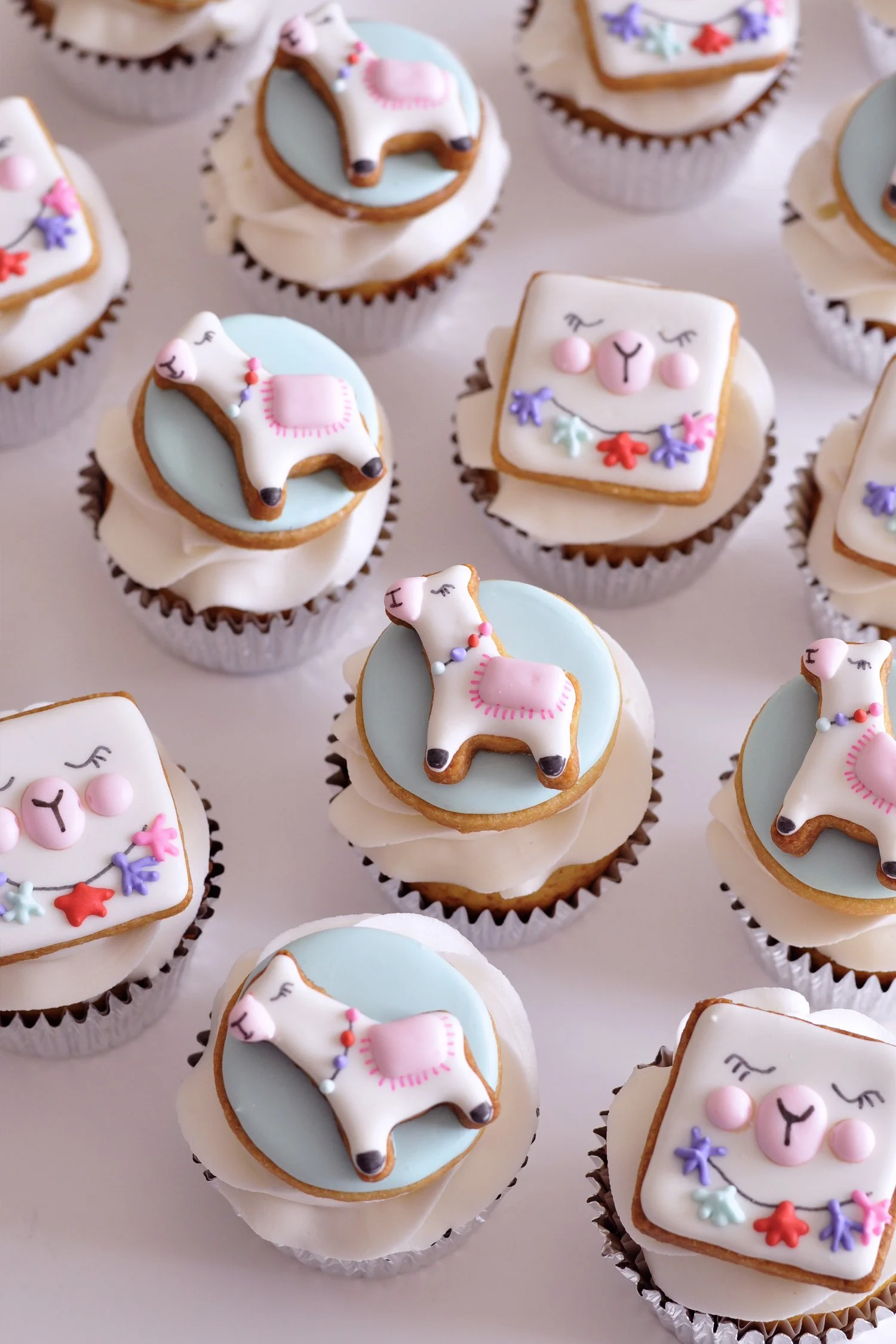 cupcake with cookie 6.jpg