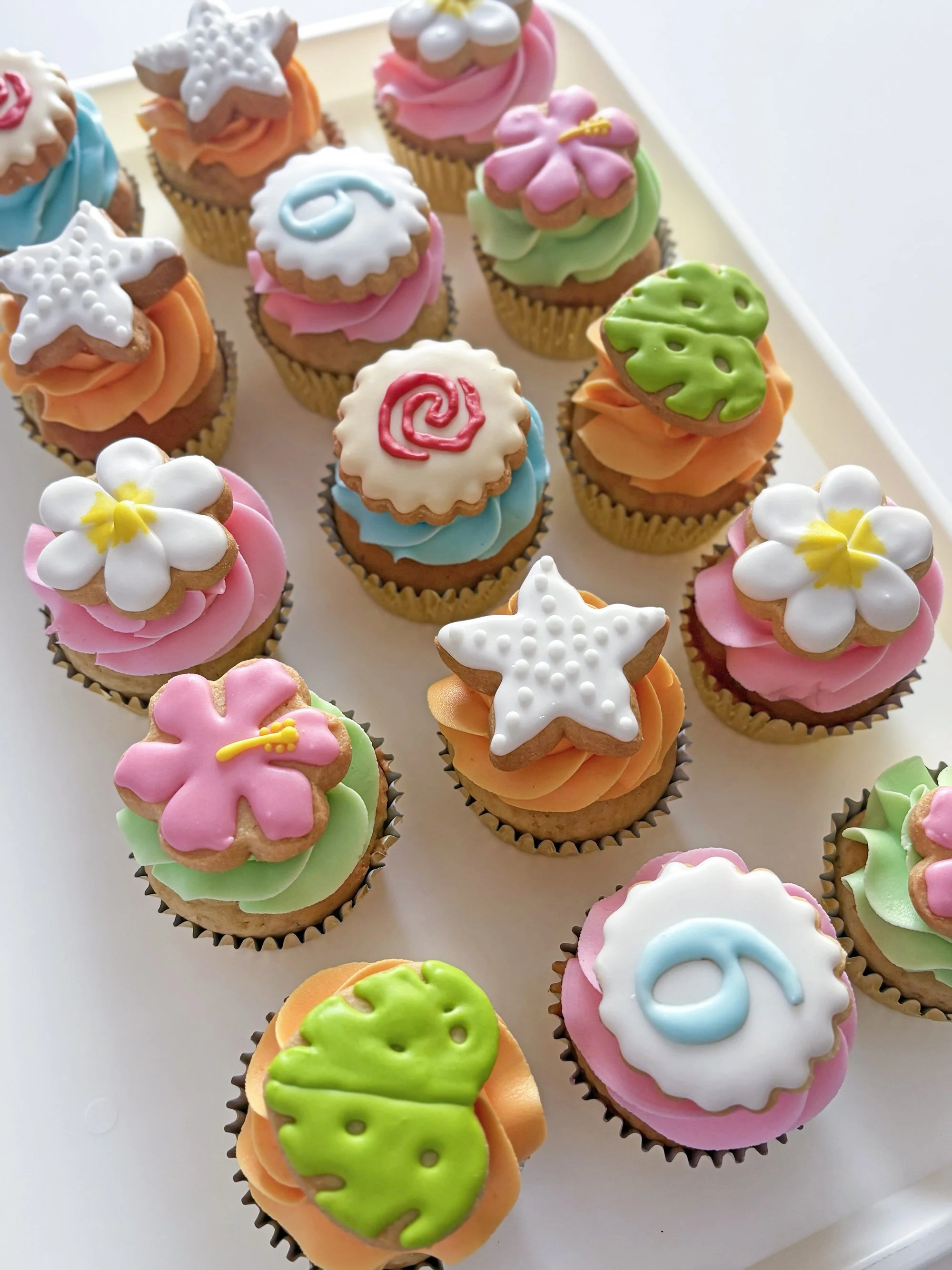 CUPCAKES & MINI CUPCAKES CON MINI COOKIES