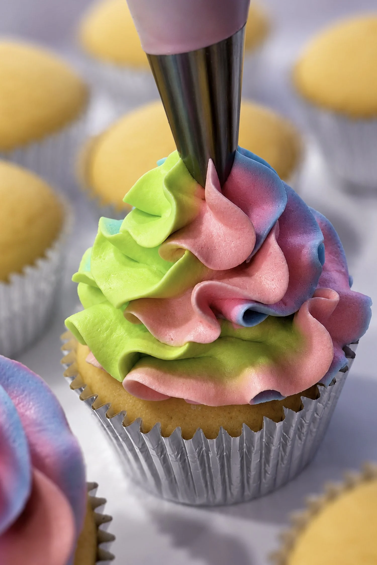 Mini cupcakes Rainbow 3.jpg