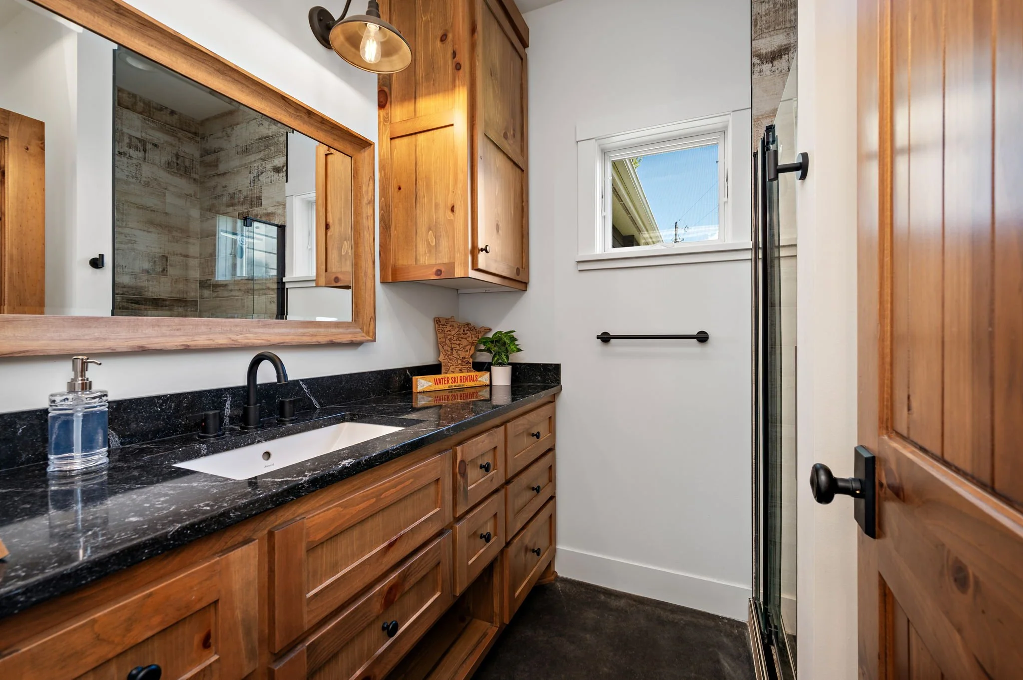 25-web-or-mls-11605-gulden-ave-nw.jpg