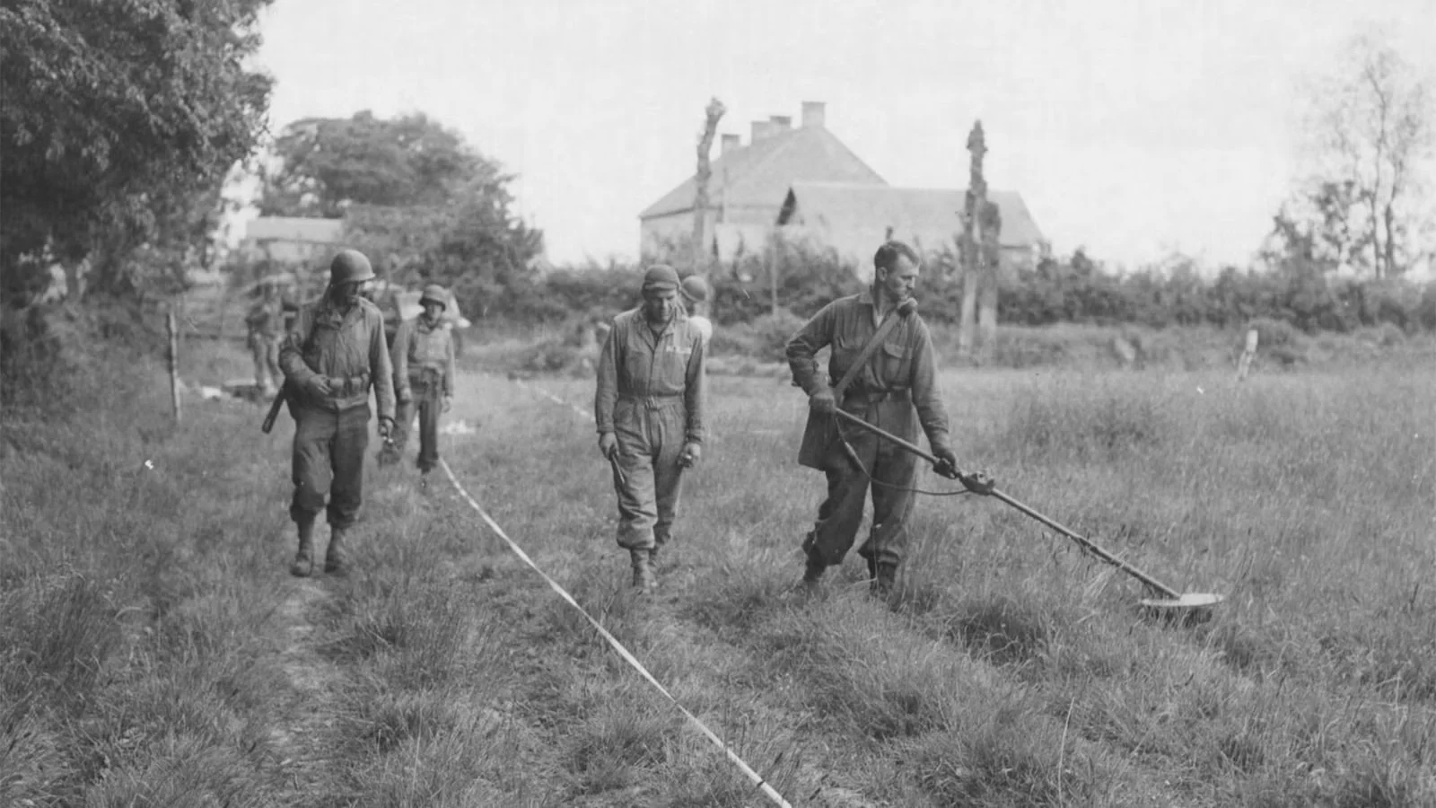 MILITARY.COM - Ancestry Marks D-Day with Free Access to its Military Collection