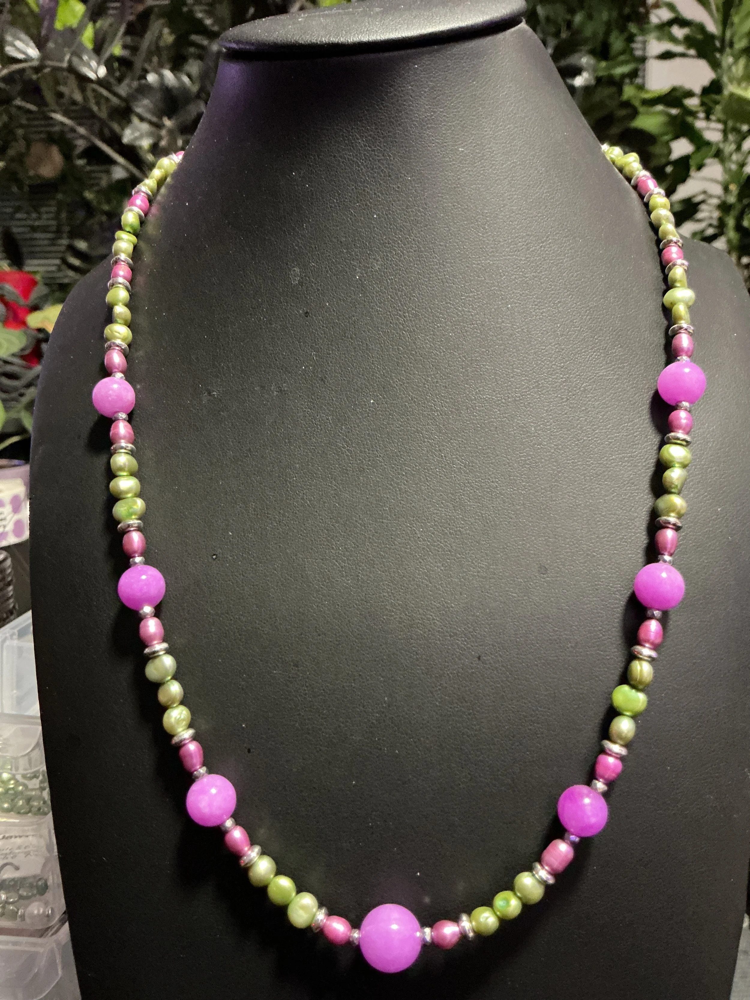 P&G Burgundy, Green & Kunzite Necklace & Earrings