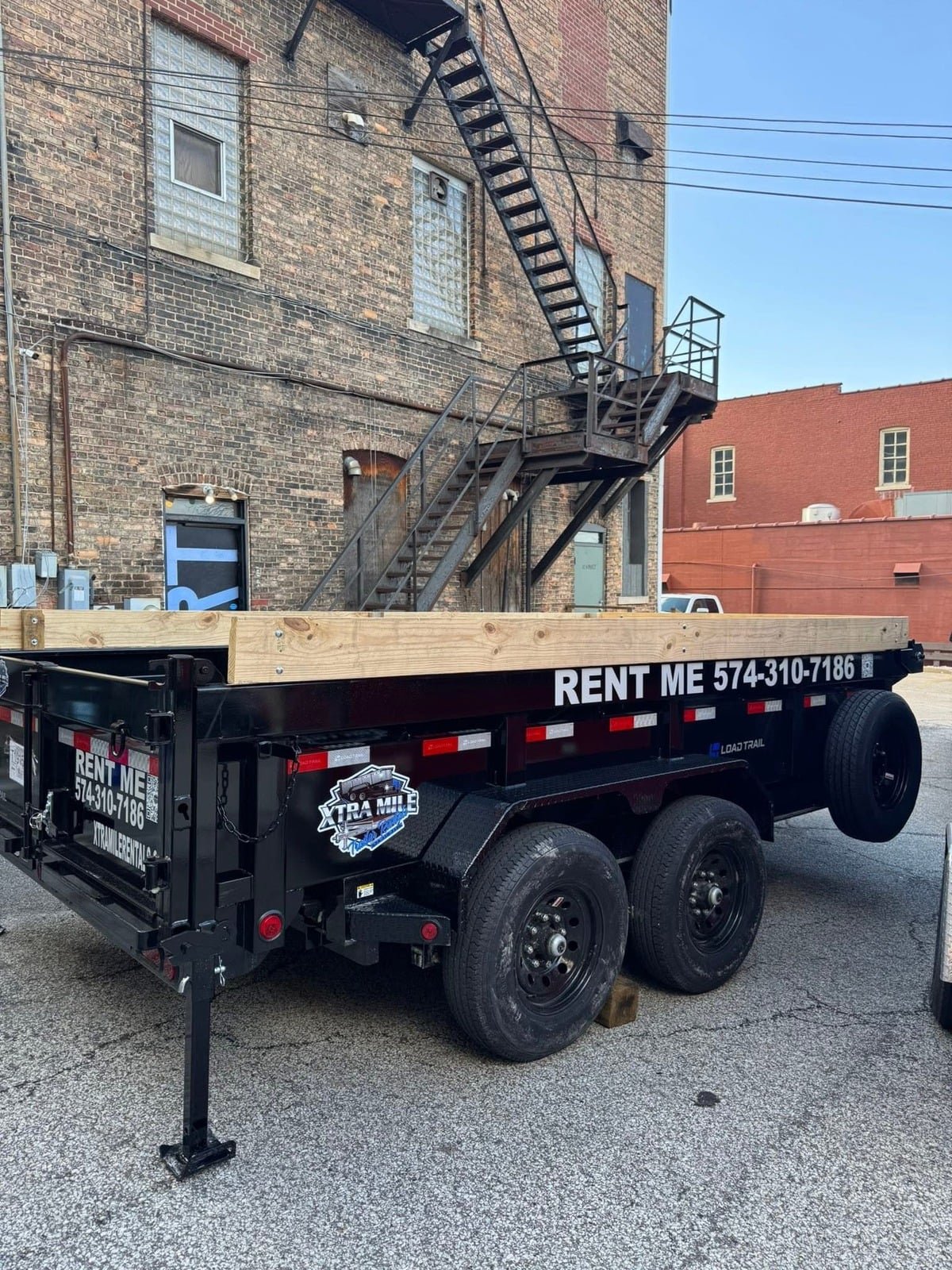 Dump trailer for rent