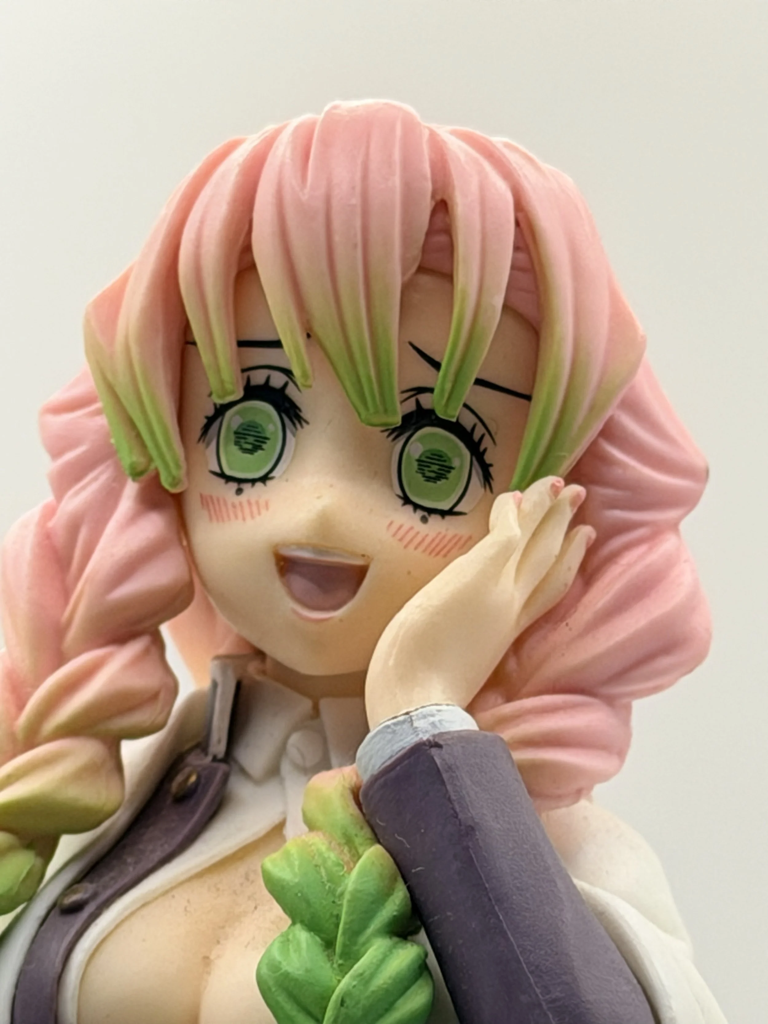 Demon Slayer Mitsuri Kanroji — Sitting with Onigiri CU.jpg