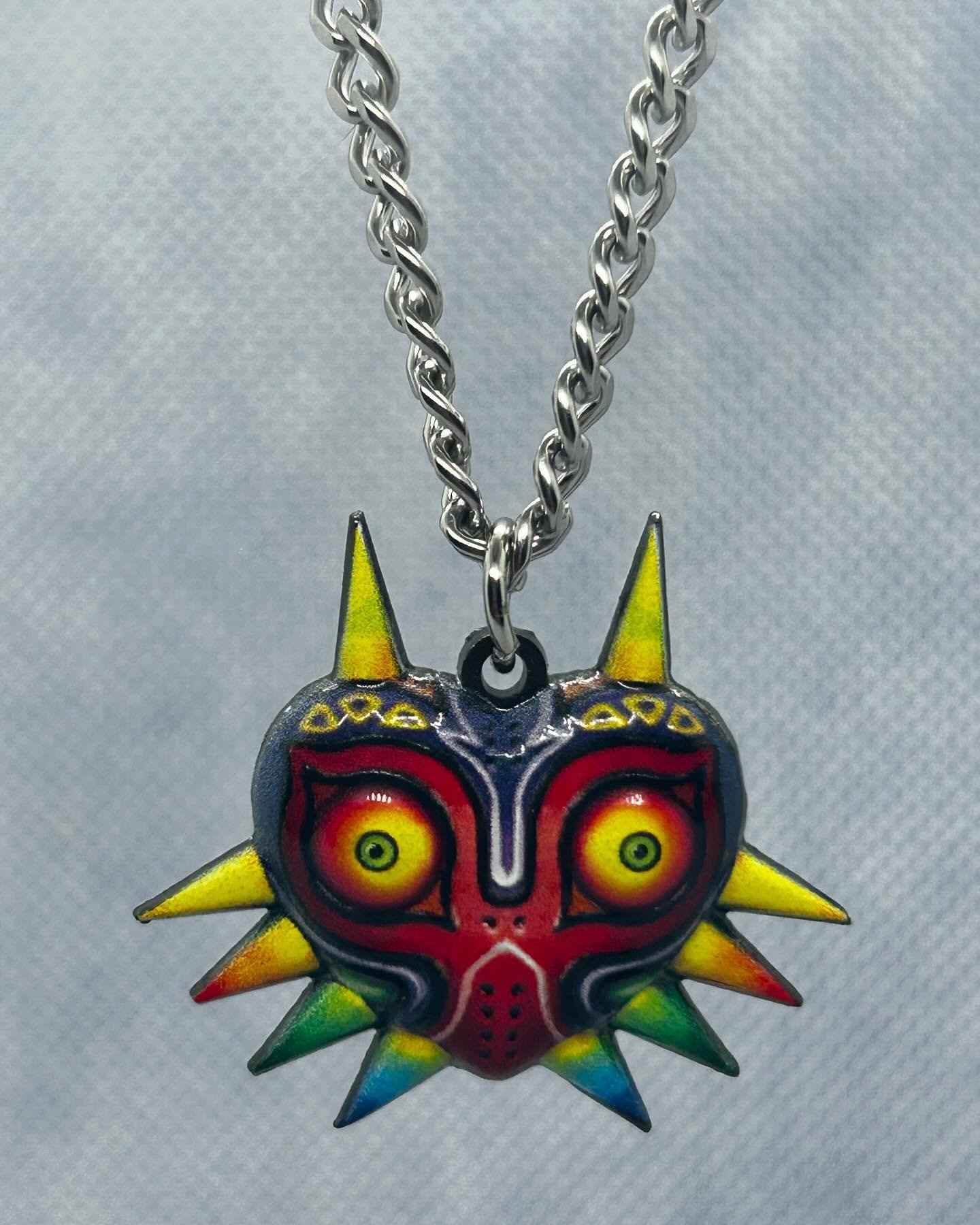 Majoras Mask Keychain 1x1 inch now for sale on my shop and Etsy (link in bio) 

Also restock on Chao Baby Keychains and RCB Keychains are now live as well!! 
-
-
Fanmade keychain for those who enjoy the legend of Zelda game series, specifically Major