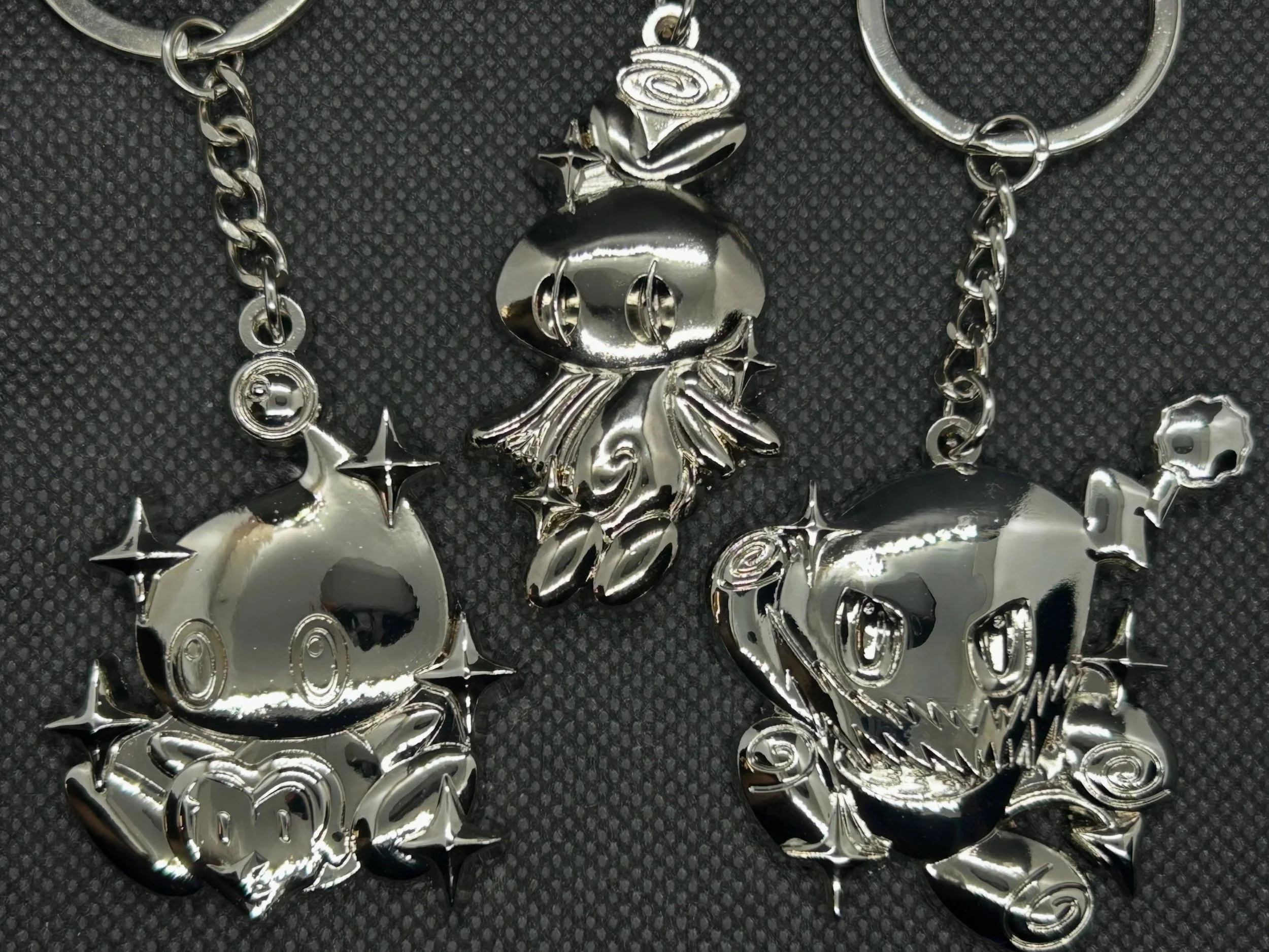 Sonic Chao Keychains: Baby Chao, Angel Chao, and Dark Chao are now all available for purchase on my website and Etsy: both linked in my bio! 

Heavily inspired by the drain gang collective style, these chao's were designed by me a while back and are 
