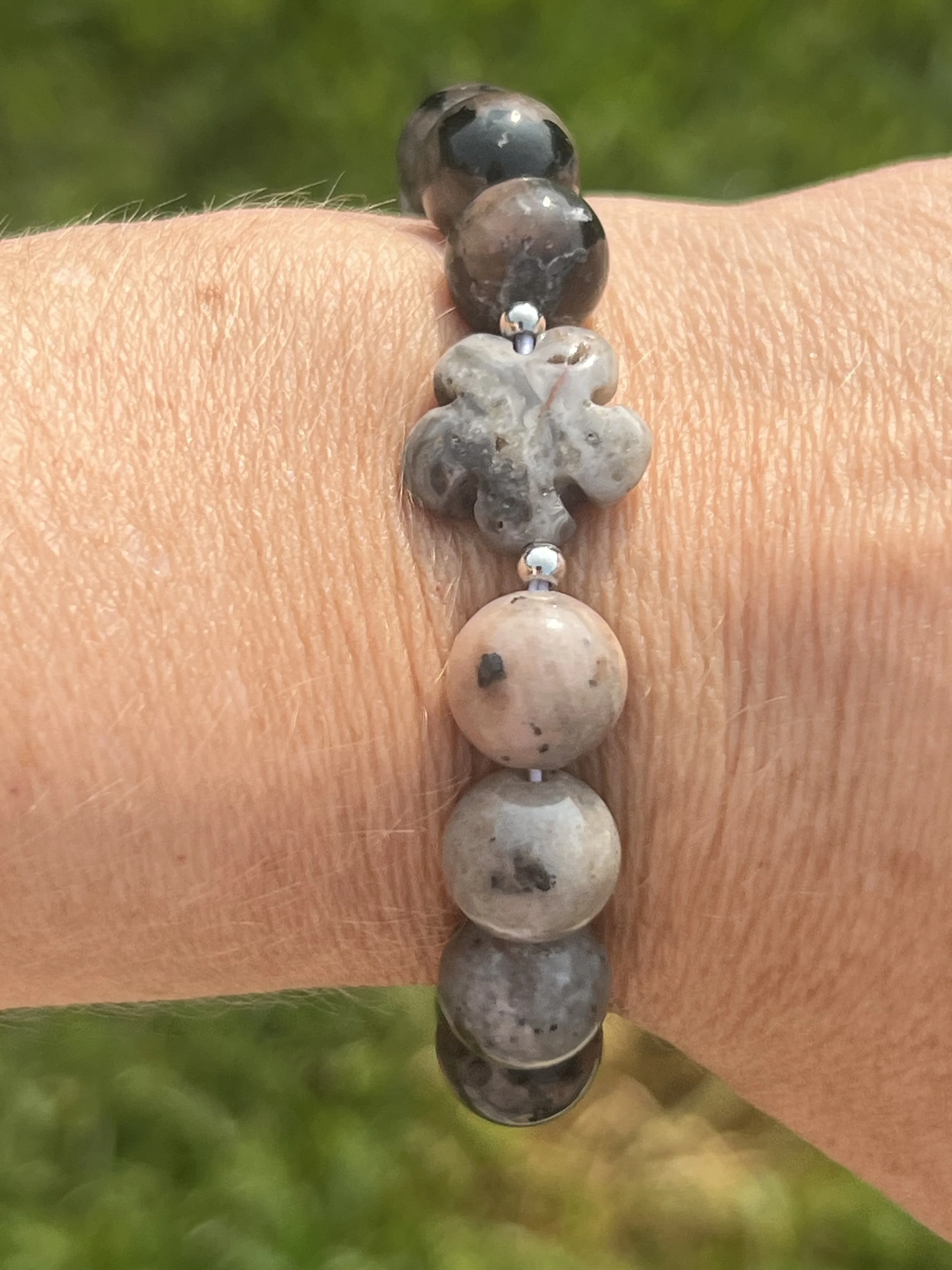 Grey, Fluorescent Sodalite