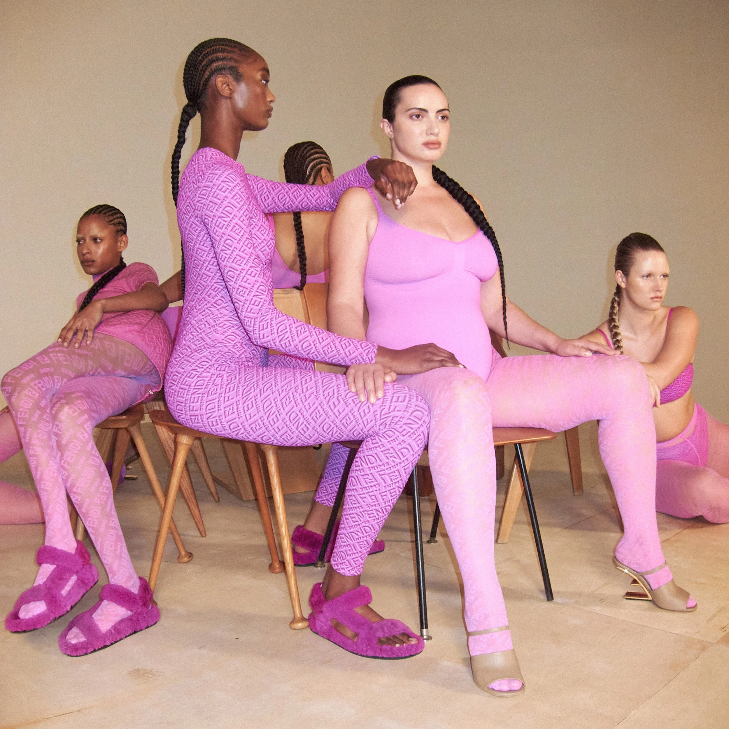 20210929_VanessaBeecroft_Skims_Fendi_03_0126_03.jpg
