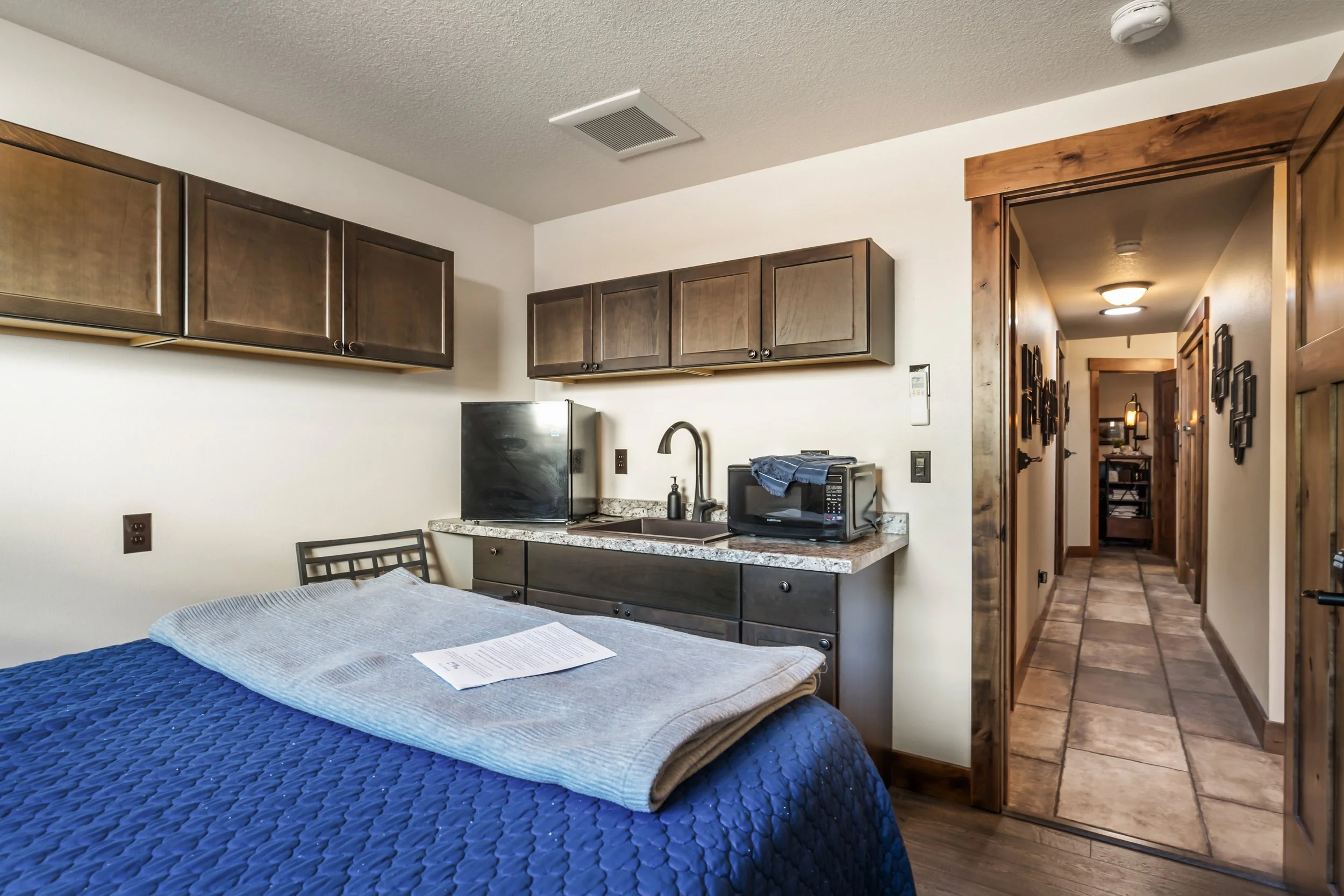 12 Bedroom 2-2.jpg
