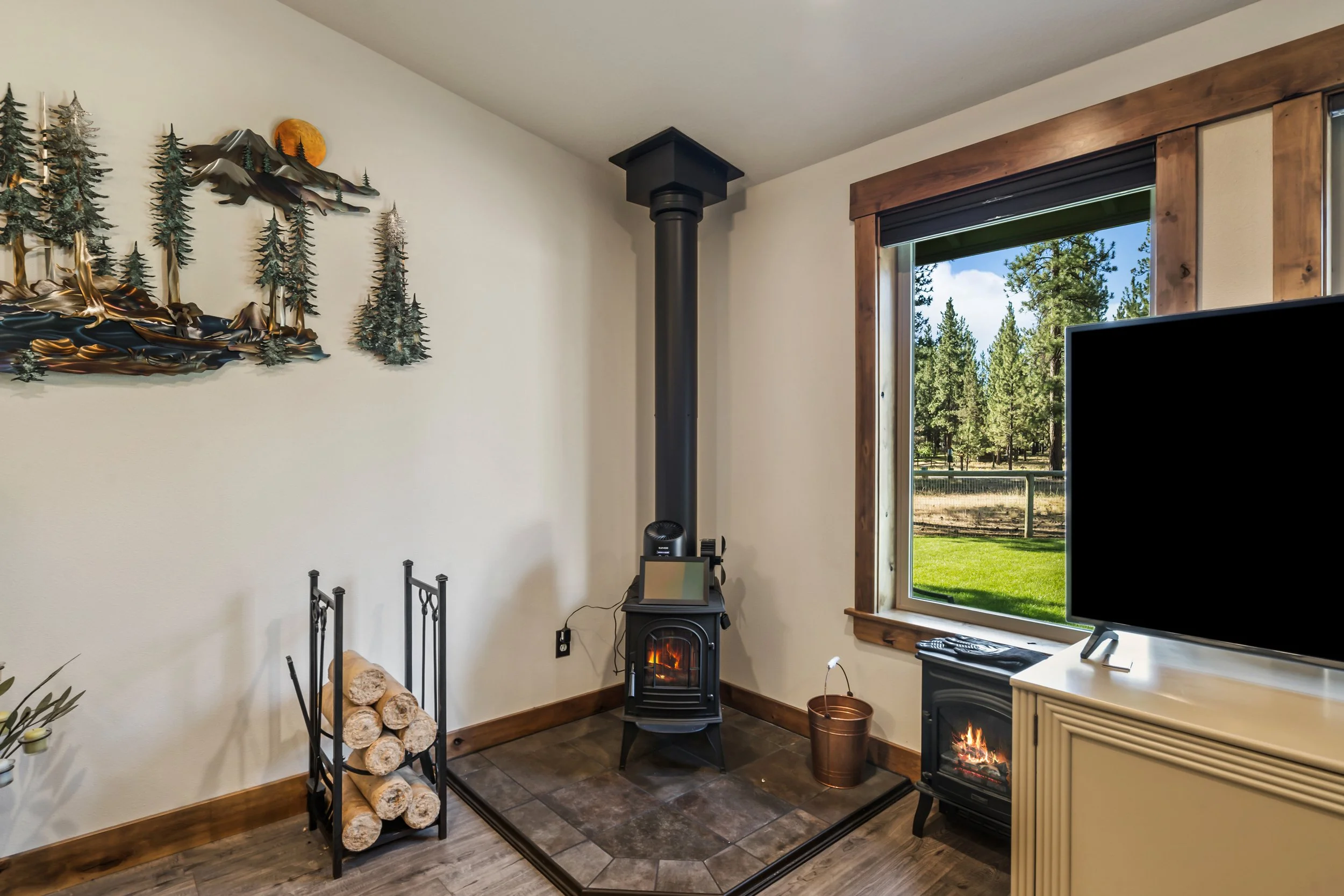 18 Living Room 3.jpg