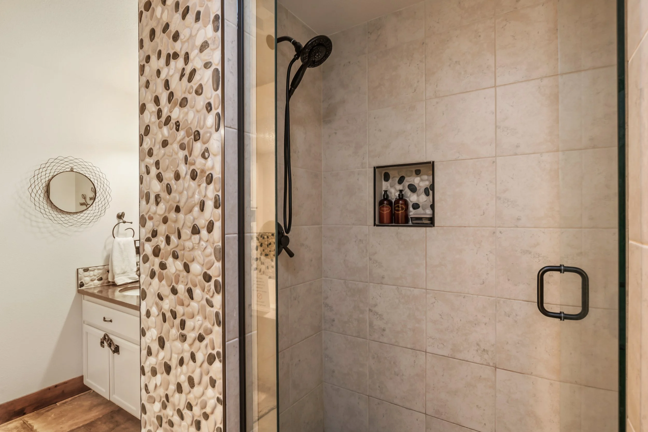09 Bathroom 2.jpg