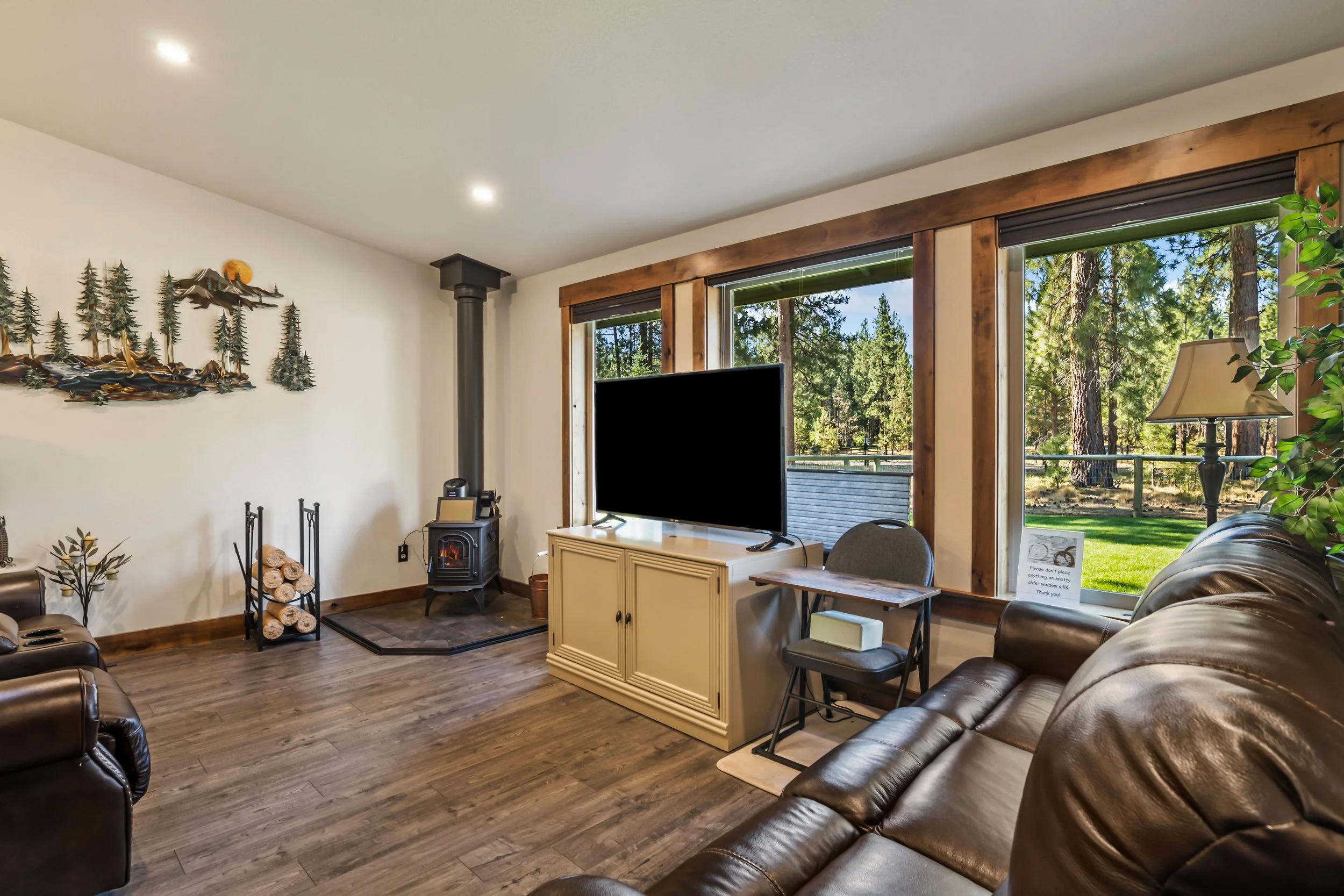 07 Living Room 2.jpg