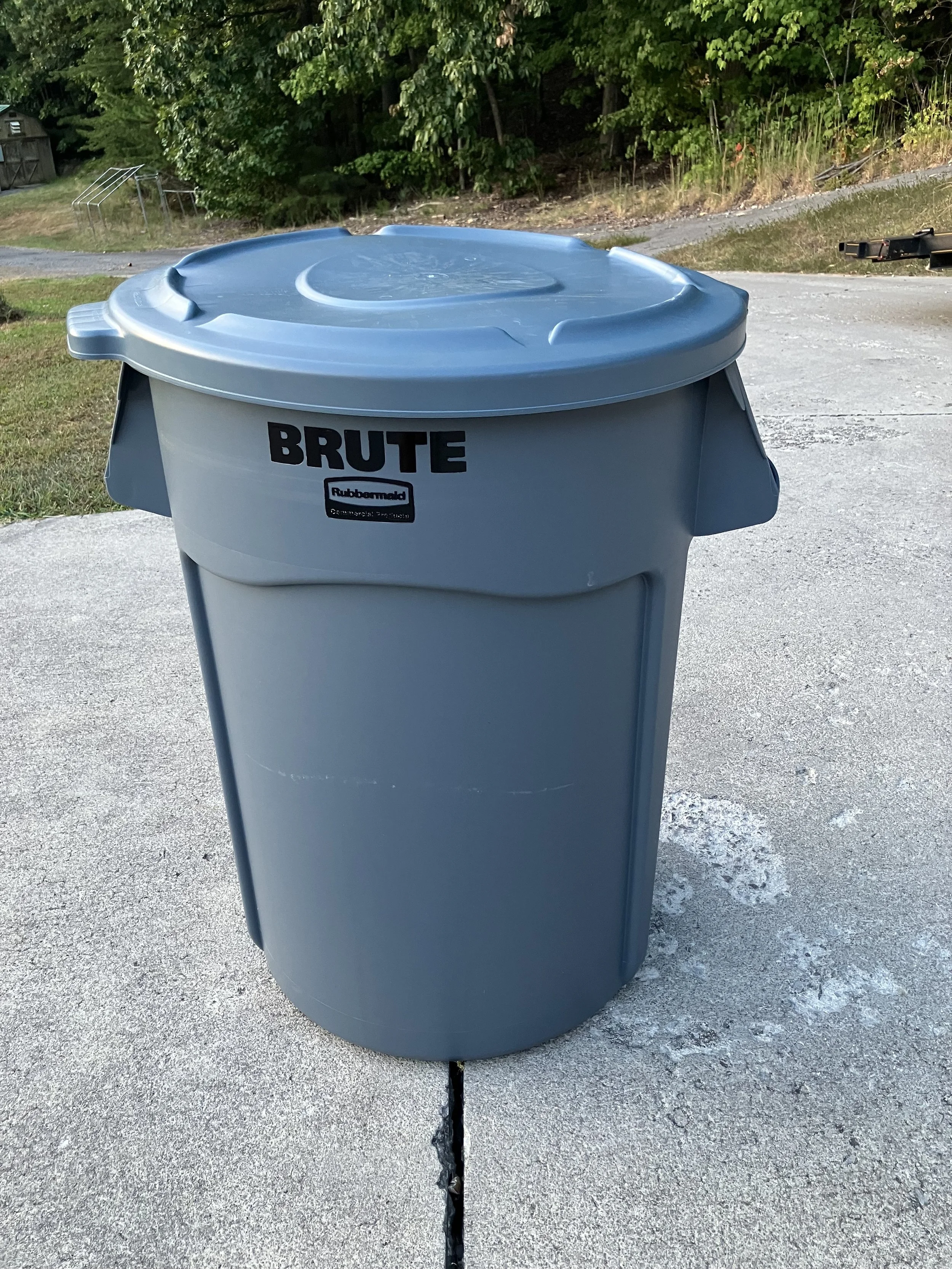 Trash Can with trash bags