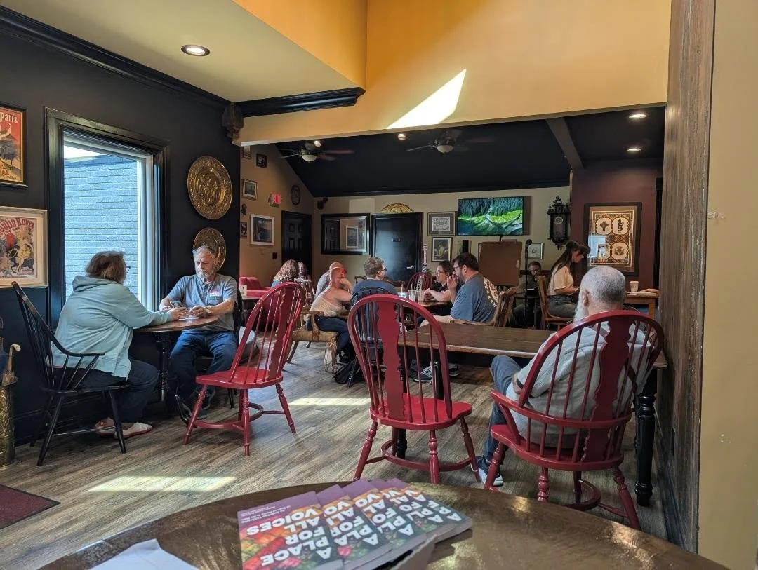 Another great writers' mingle yesterday! Look at all these incredible humans chatting about writing, working on their own things, and reading each other's stuff! Gregory Lannom @worldofwoohoo shared a great lil talk about the cutup method and how it 