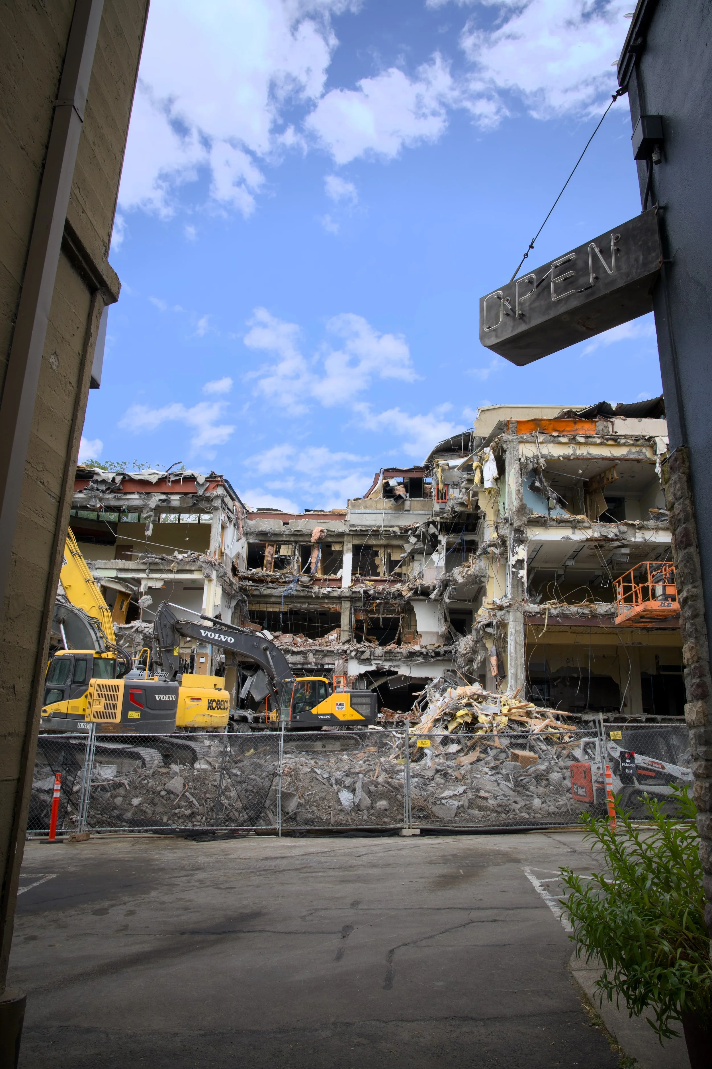 Open during destruction - Oregon City, Oregon