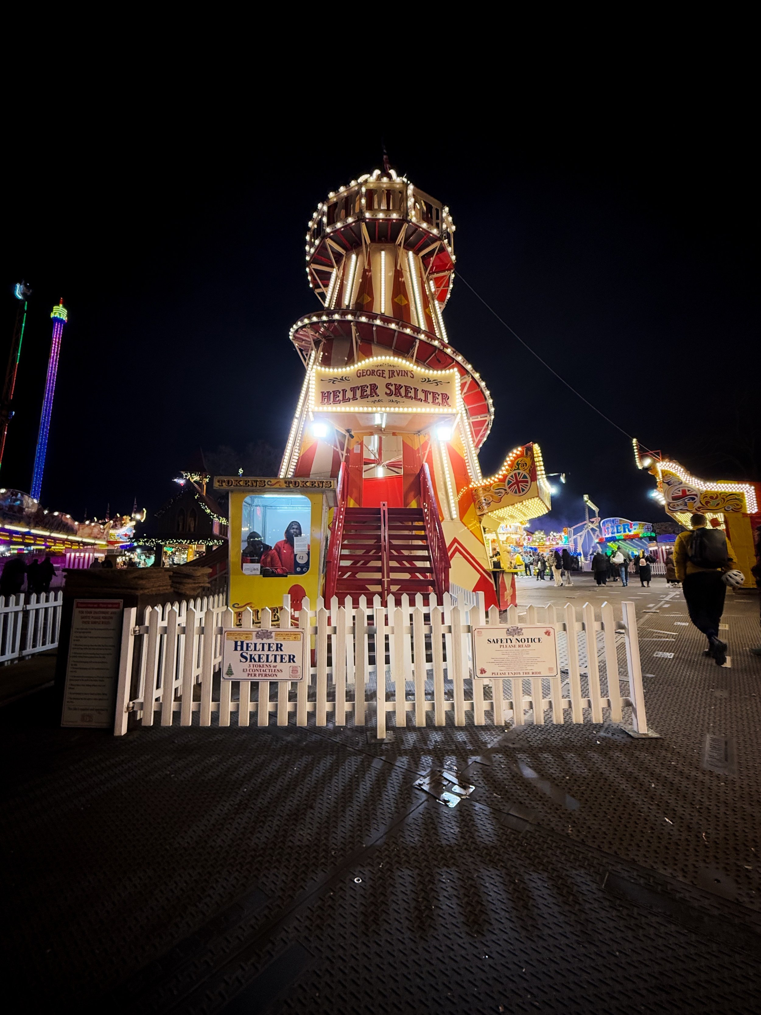 London-holiday-amusement-park.jpeg