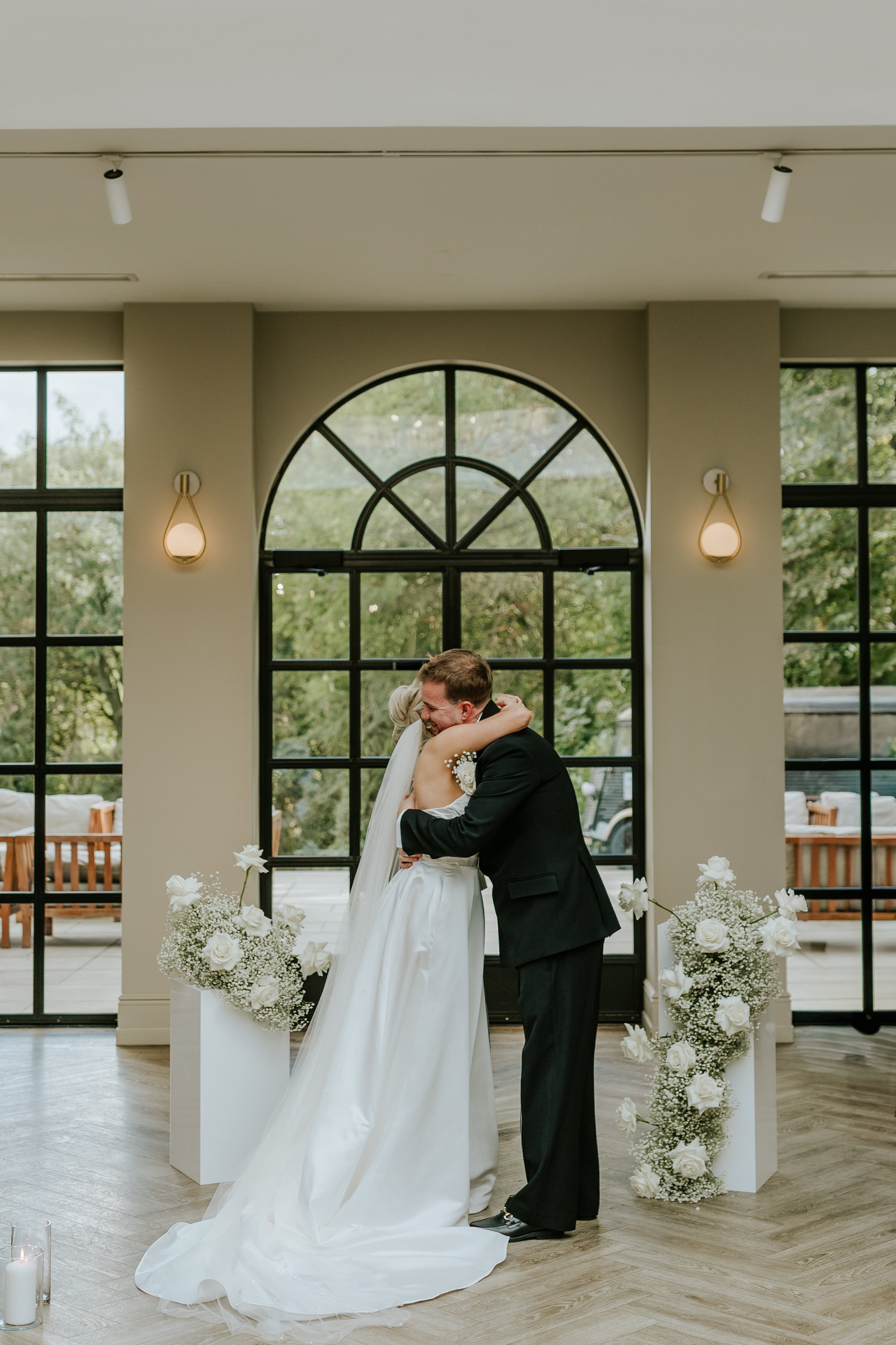 Woodlands Hotel Leeds Wedding Styling Case Study: A Clean Girl Aesthetic with Simple, Elegant Styling.