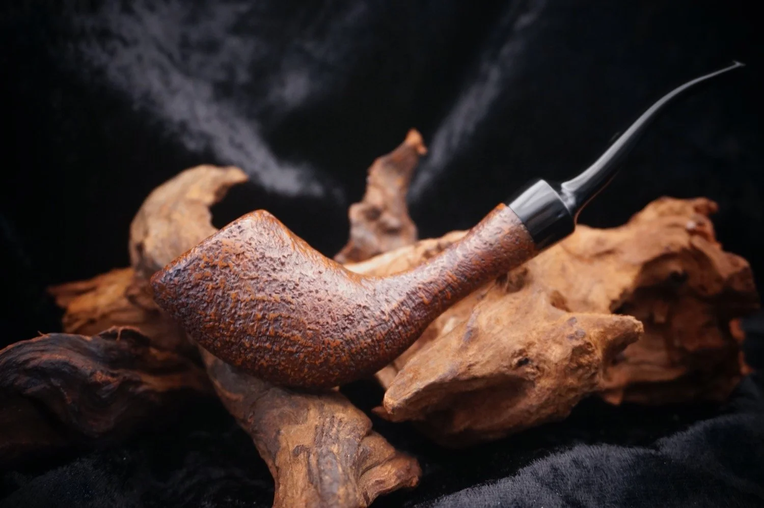 Lorenzo "Pelican" Rusticated Freehand (Shape 176198) — Vintage Estate