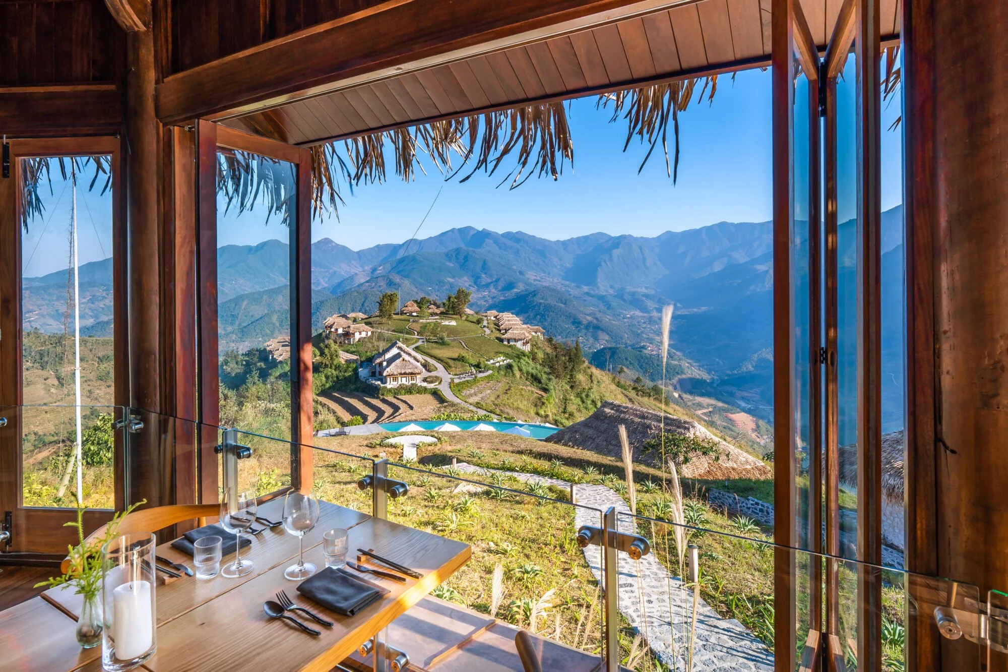 360-restaurant-2.jpg