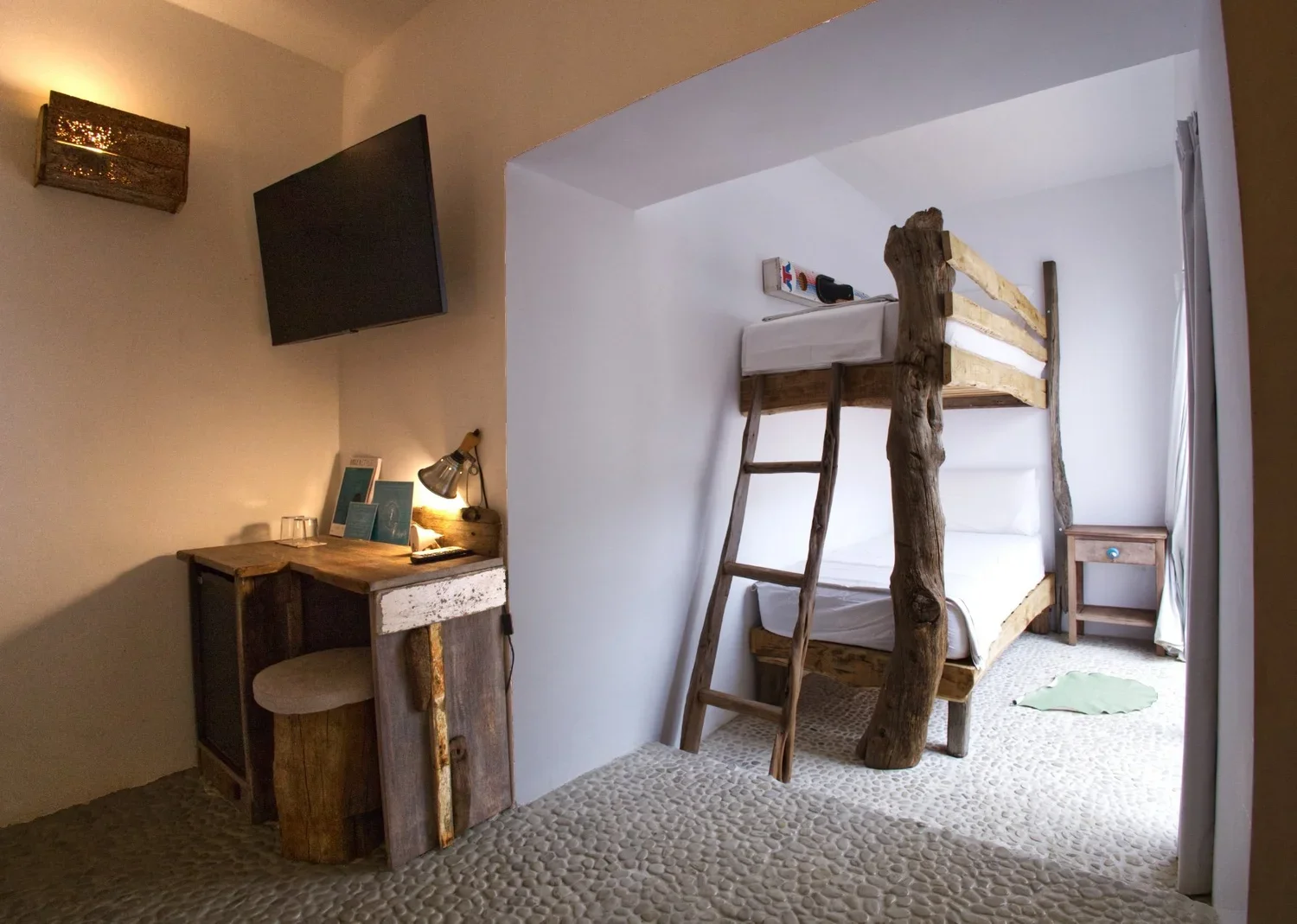 h11+beds+and+tv.jpg.webp