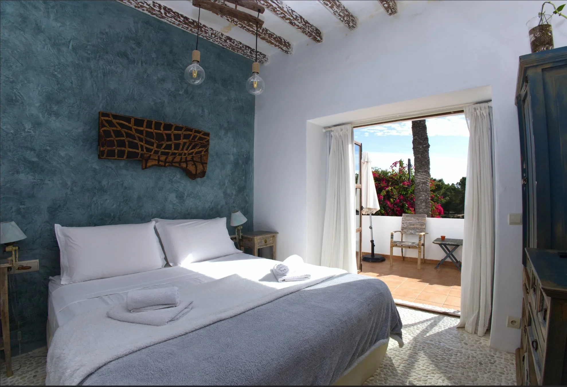 H2+bed+lateral.jpg.webp