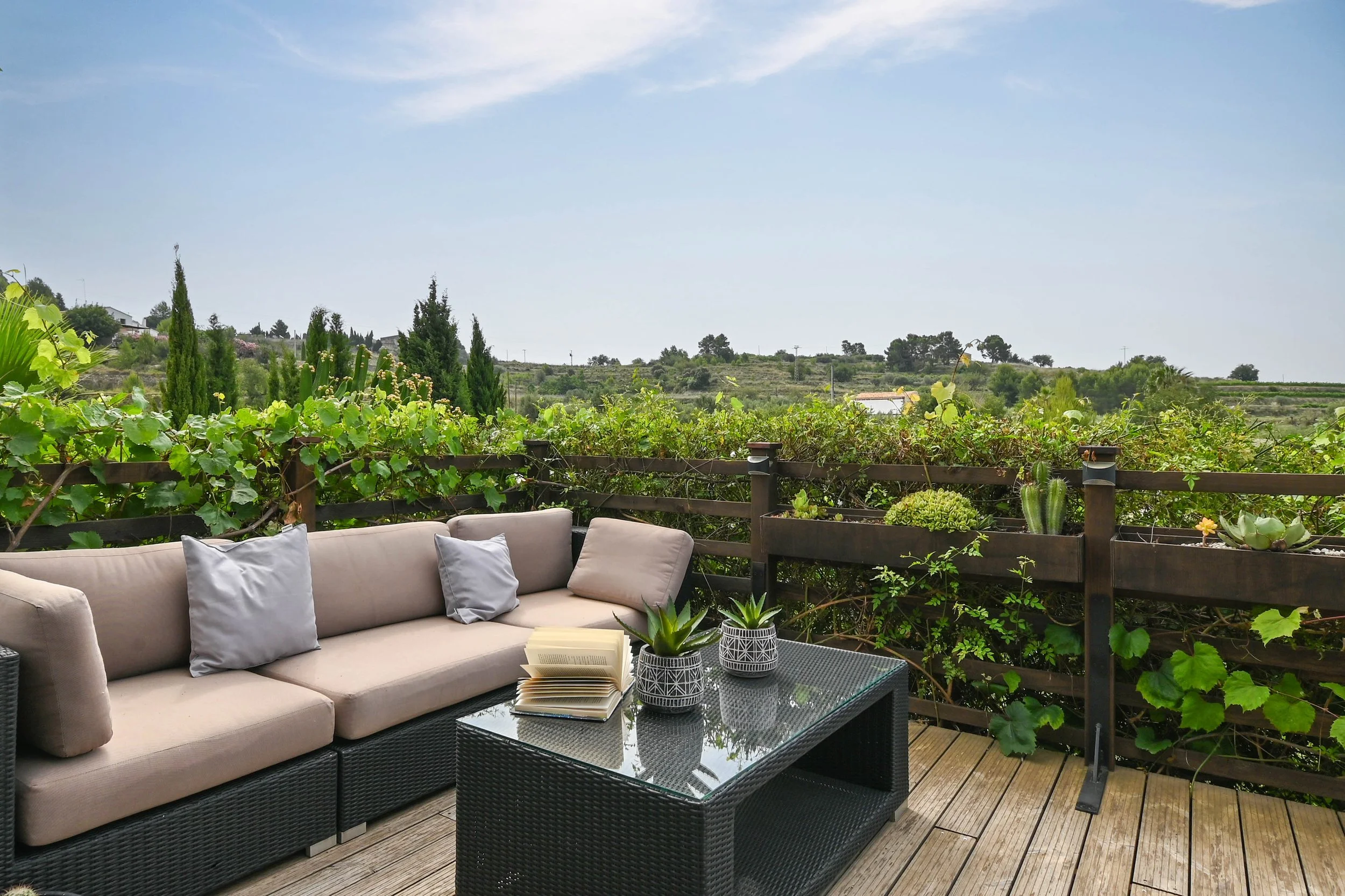 CommonArea_Balcony_22_025.jpg