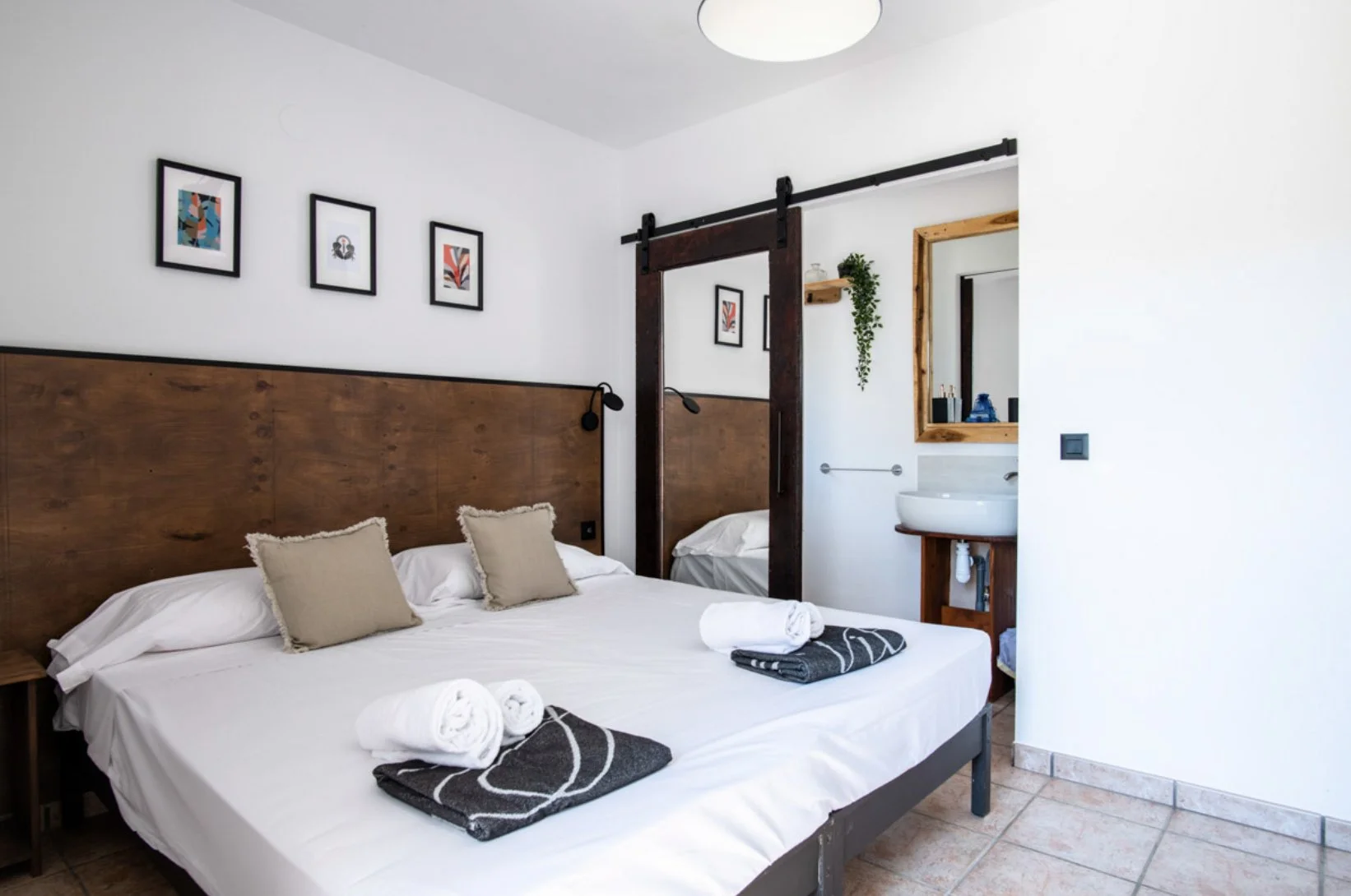 White_Bedroom.jpg