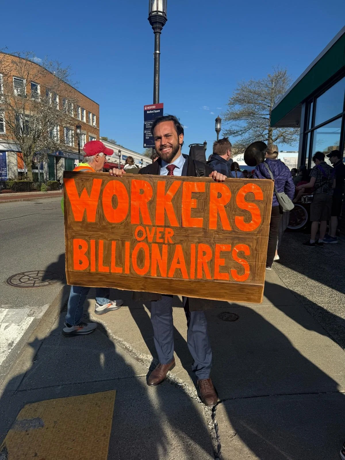 Tarik Samman Picture Workers Over Billionaires
