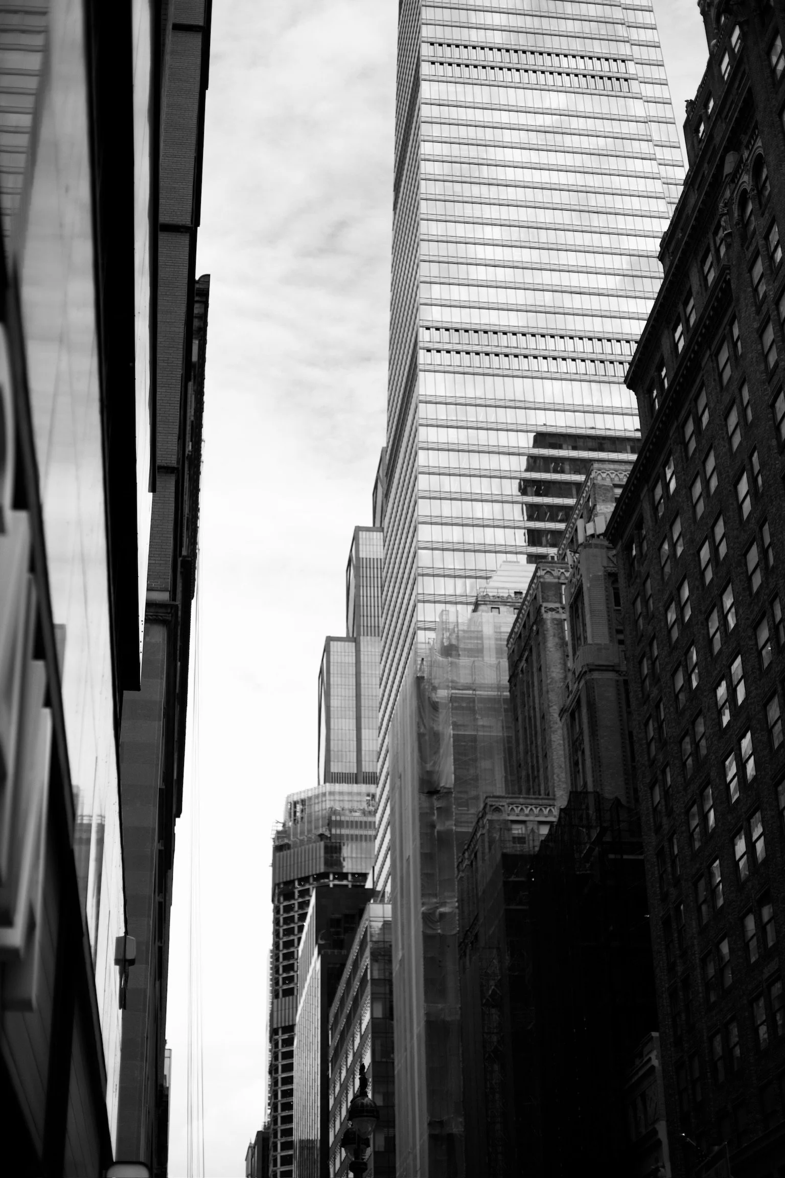 a black and white image of New York buildings