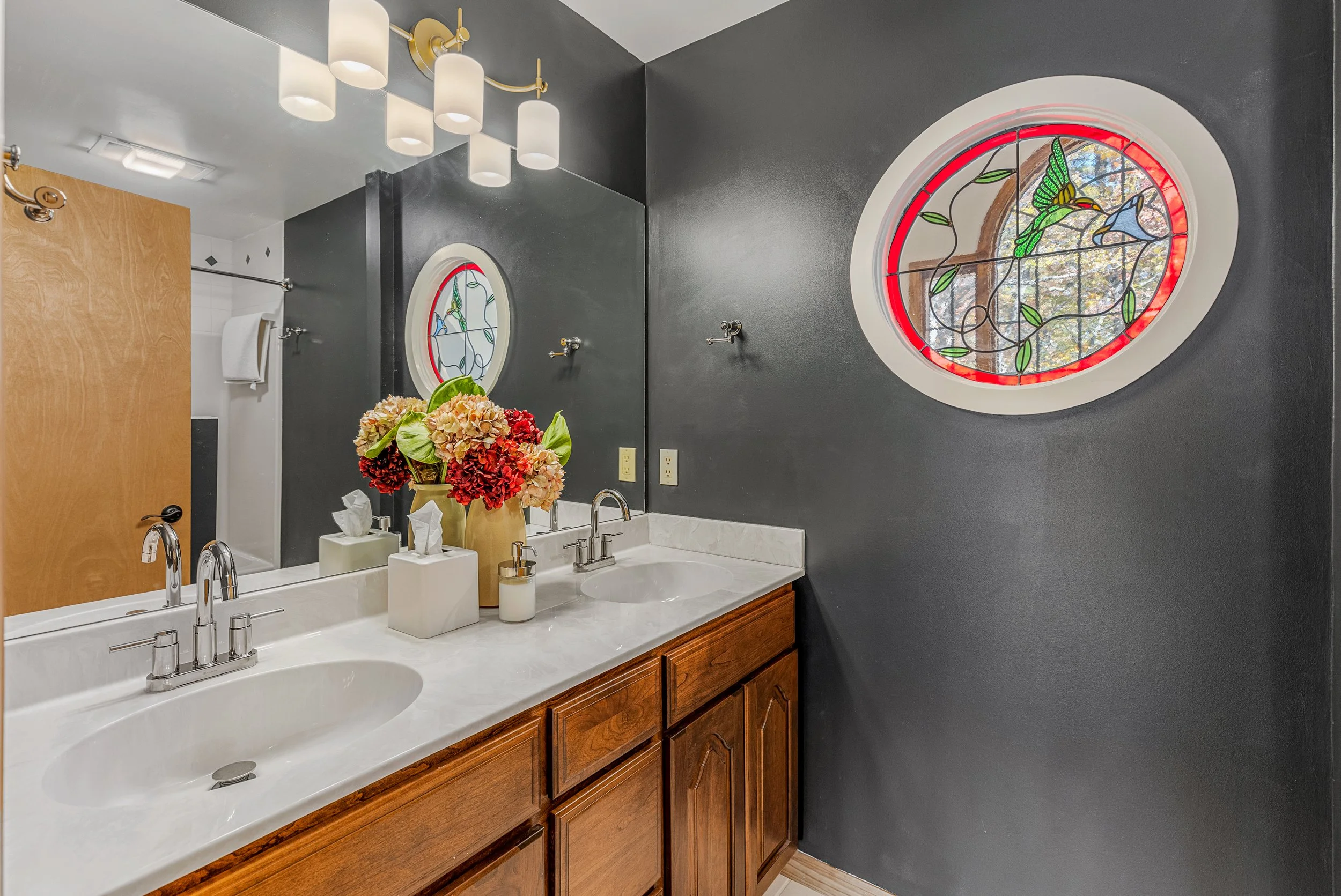611 Ridgewood - Photos (43).jpg