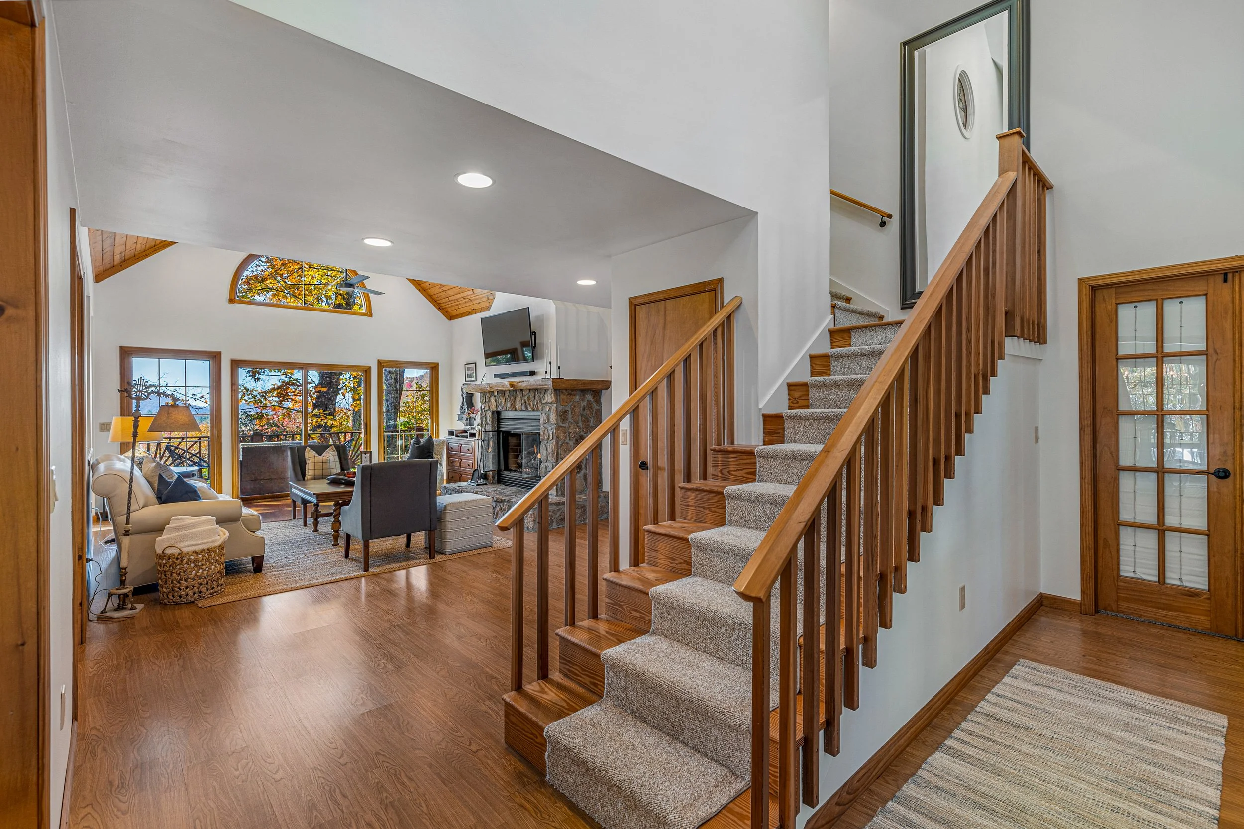 611 Ridgewood - Photos (16).jpg