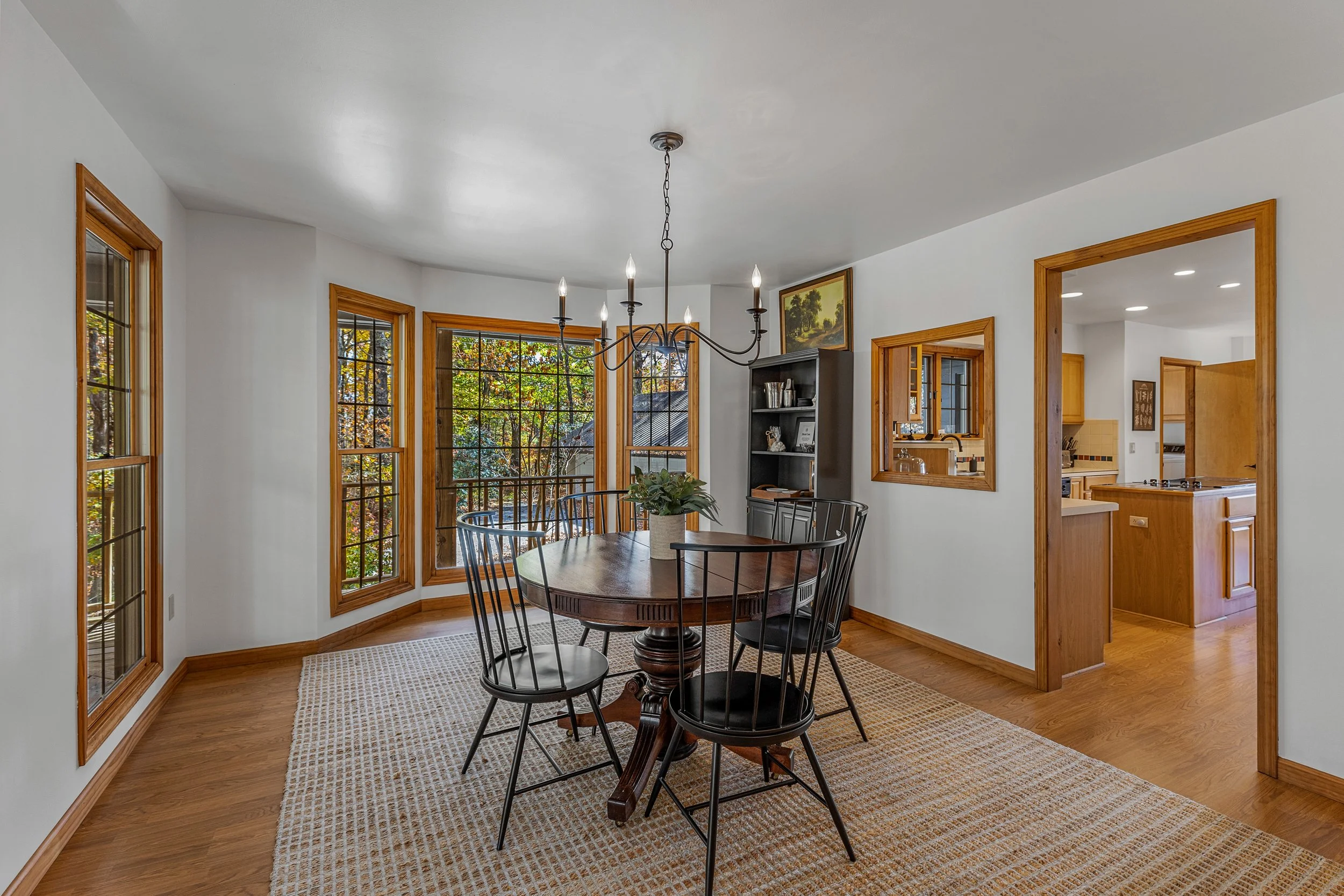611 Ridgewood - Photos (18).jpg
