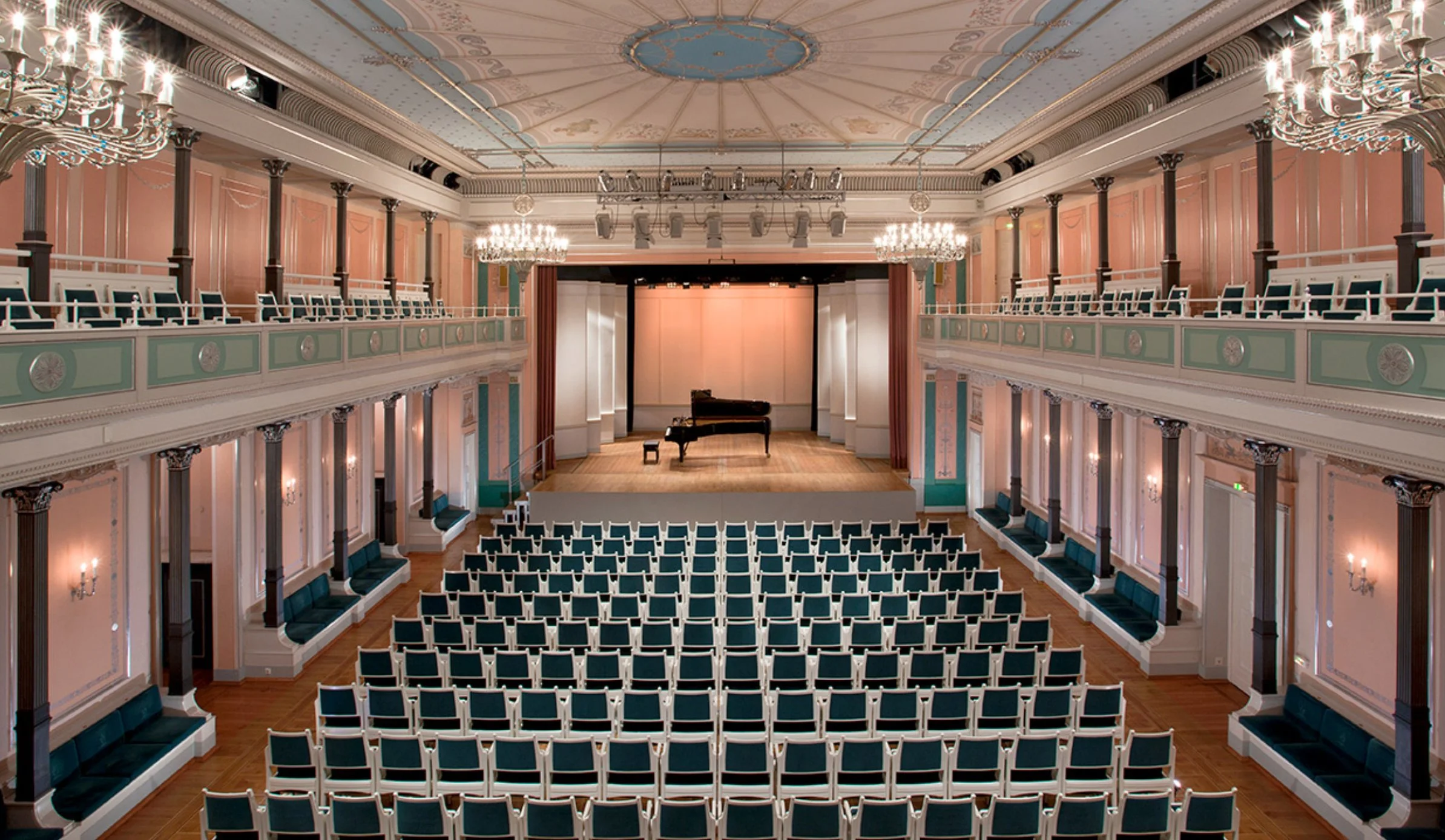 Konzertsaal des ZeitenKlänge Musikfestivals