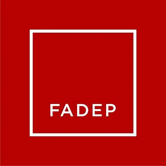 Logotipo vermelho com texto branco 'FADEP' dentro de um quadro branco