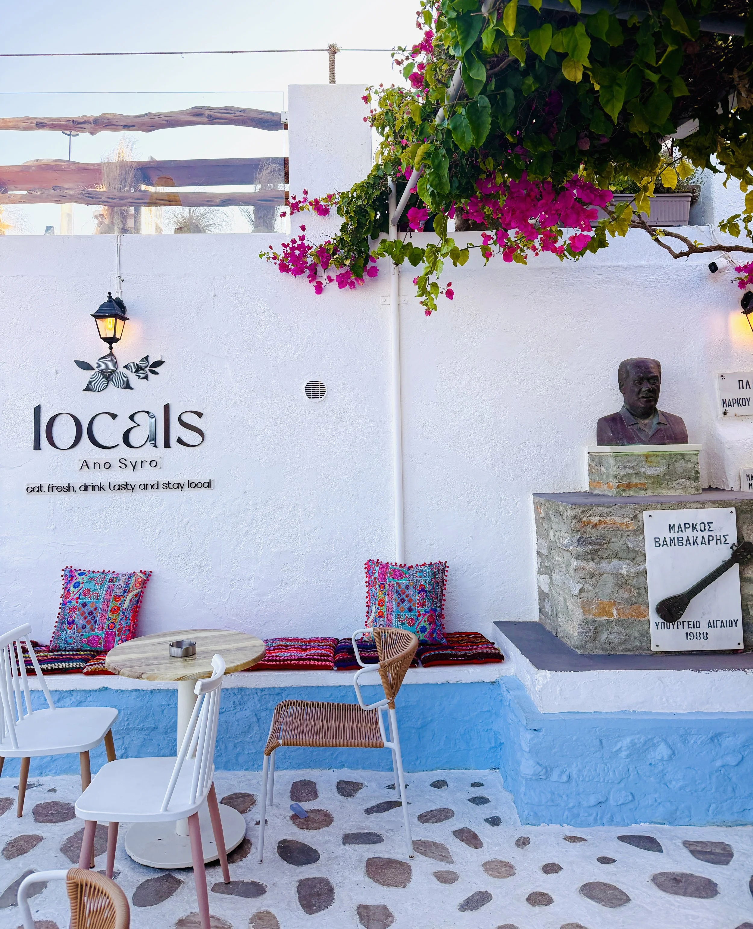 Locals Ano Siro | Syros, Greece