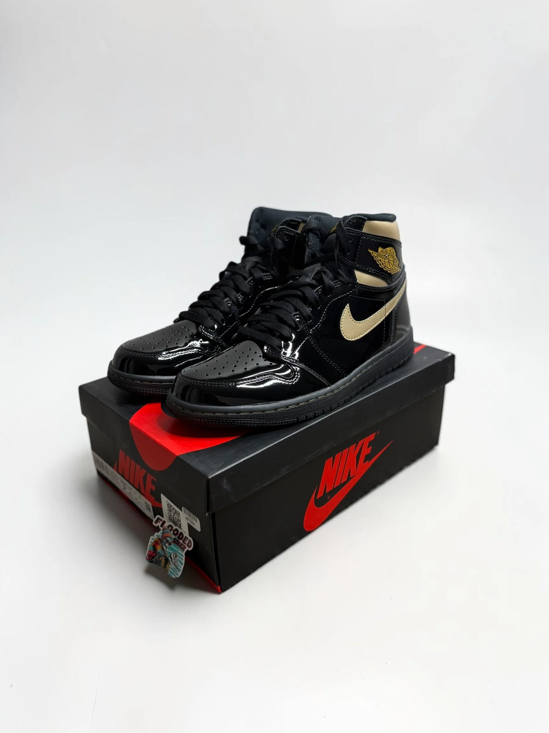 Air Jordan Retro 1 ‘Black Metallic Gold’ (2020) Size 9.5M