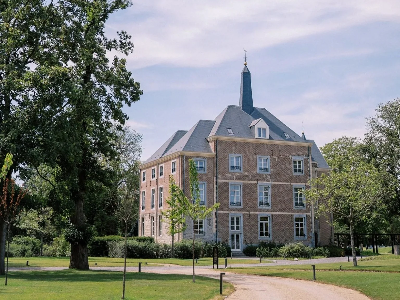 Sfeervolle setting bij Van Oys Maastricht voor prachtig bruiloftsweekend