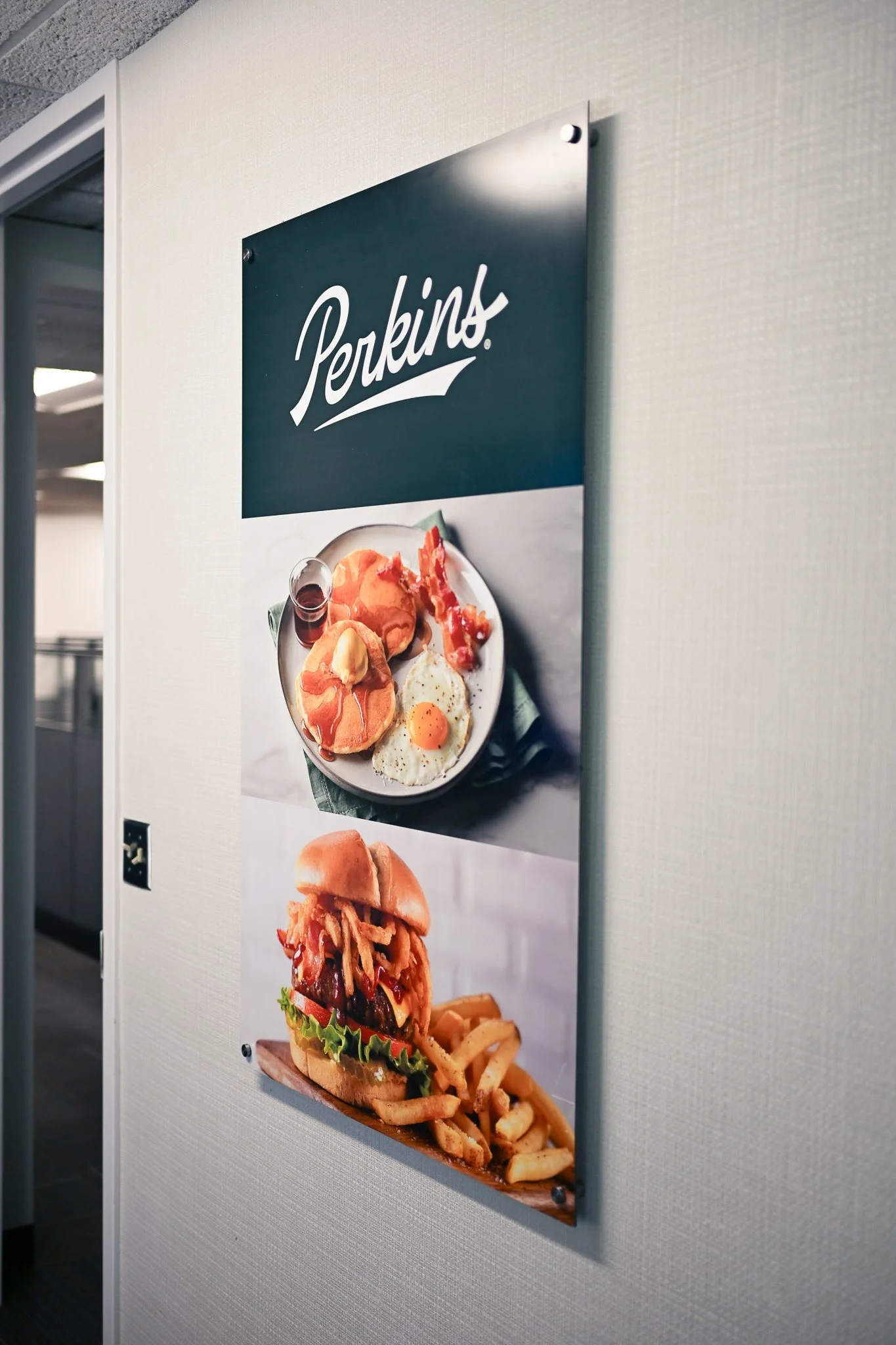 HuddleHouse & Perkins (4 of 34).JPG