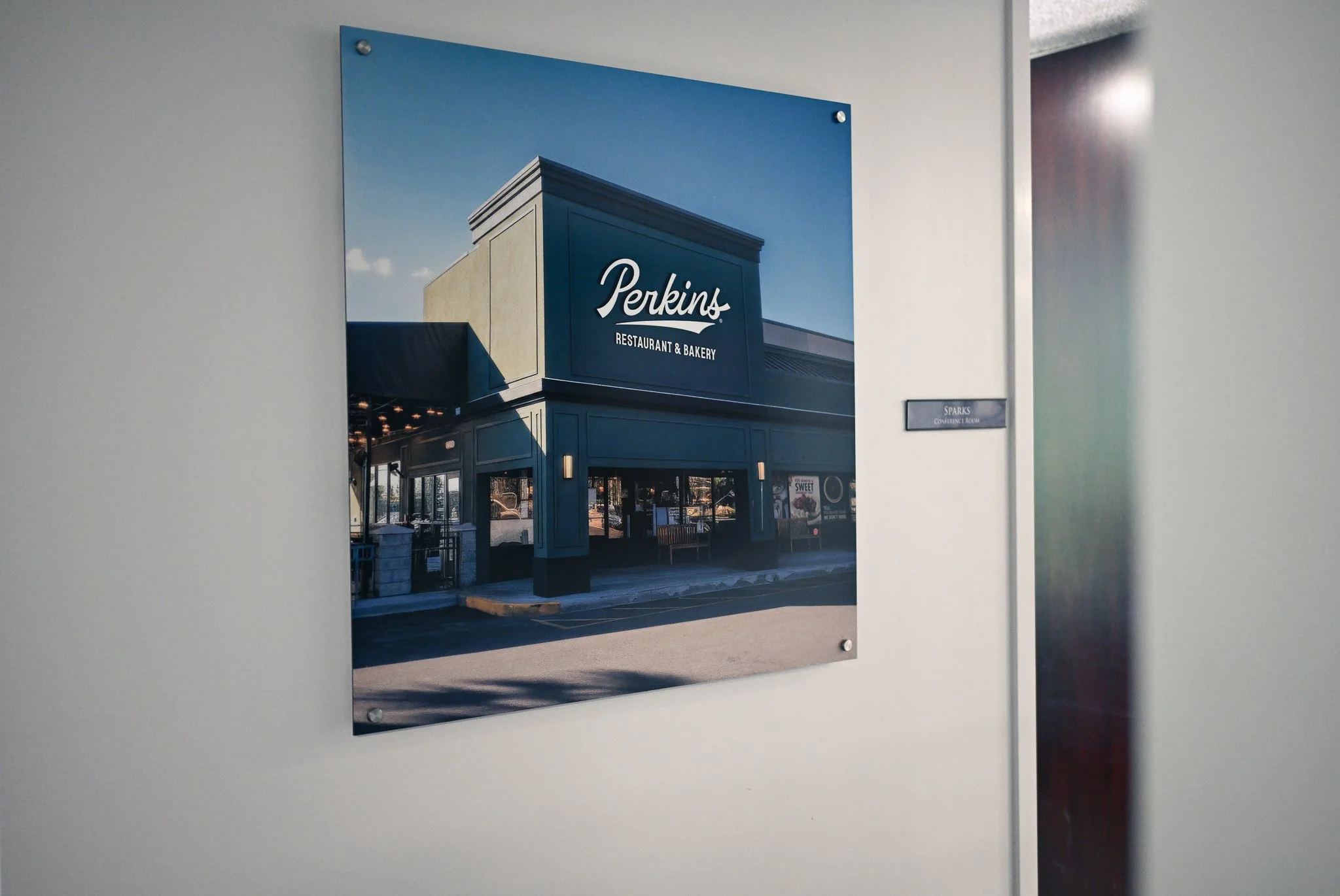 HuddleHouse & Perkins (6 of 34).JPG