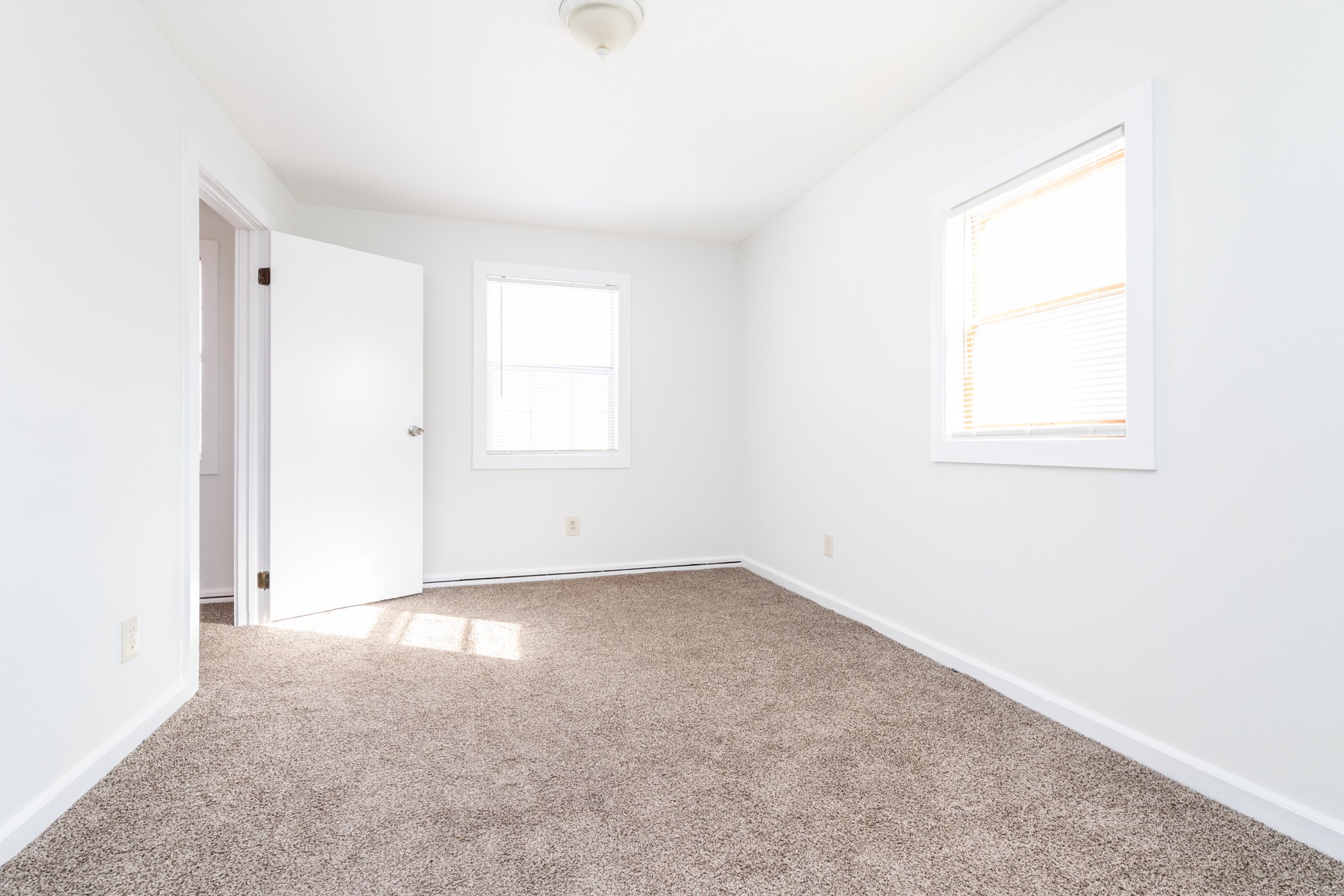 3905 Woodbine-10.jpg