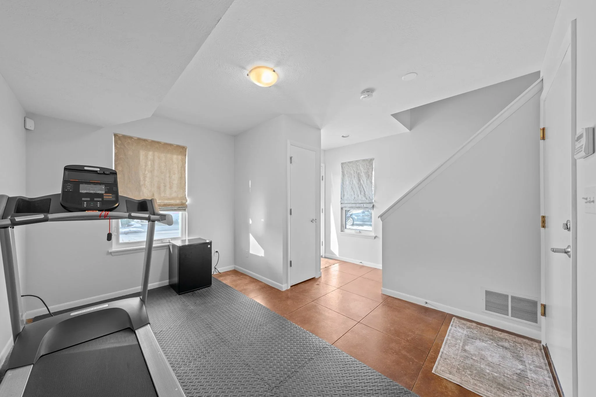 ShanerShots-2565+W+9th-27entry.webp